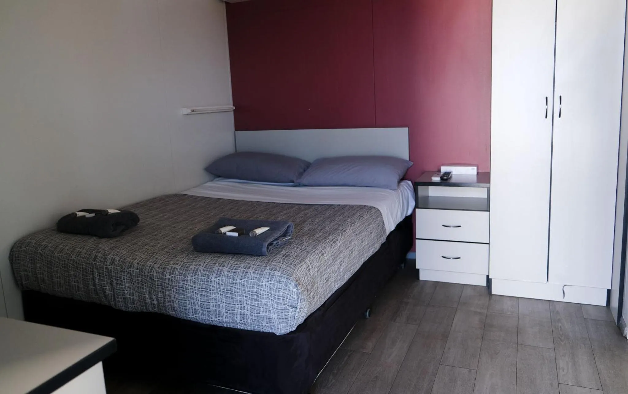 Bed in Manjimup Gateway Hotel