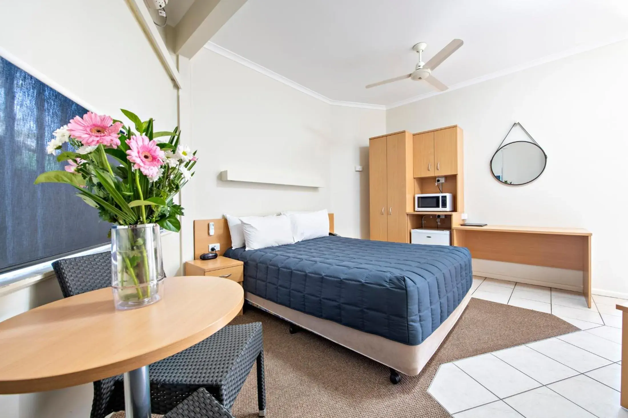 Standard Queen Room in Matilda Motor Inn Standard Queen Room in Matilda Motor Inn