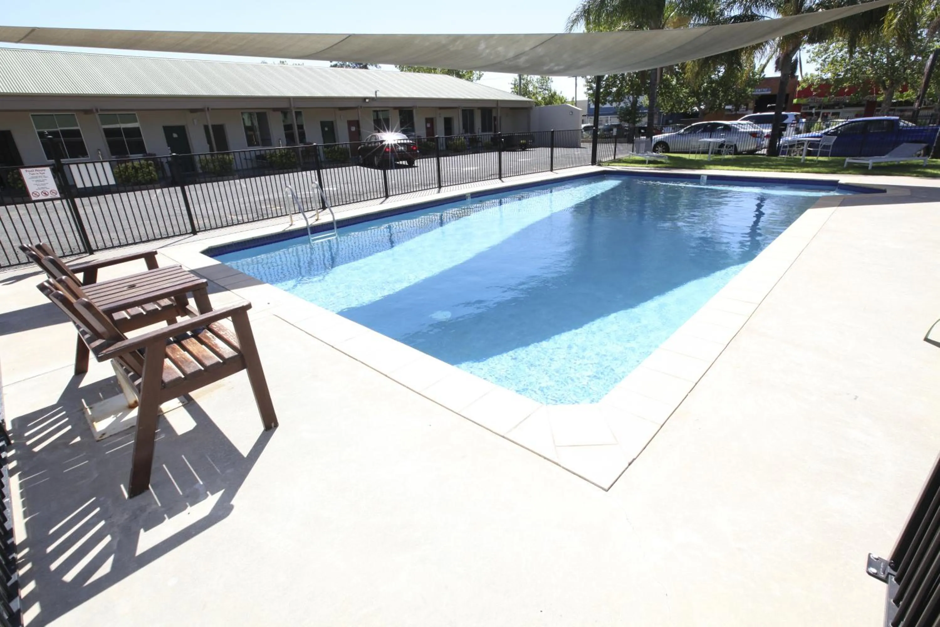 Day in Matilda Motor Inn