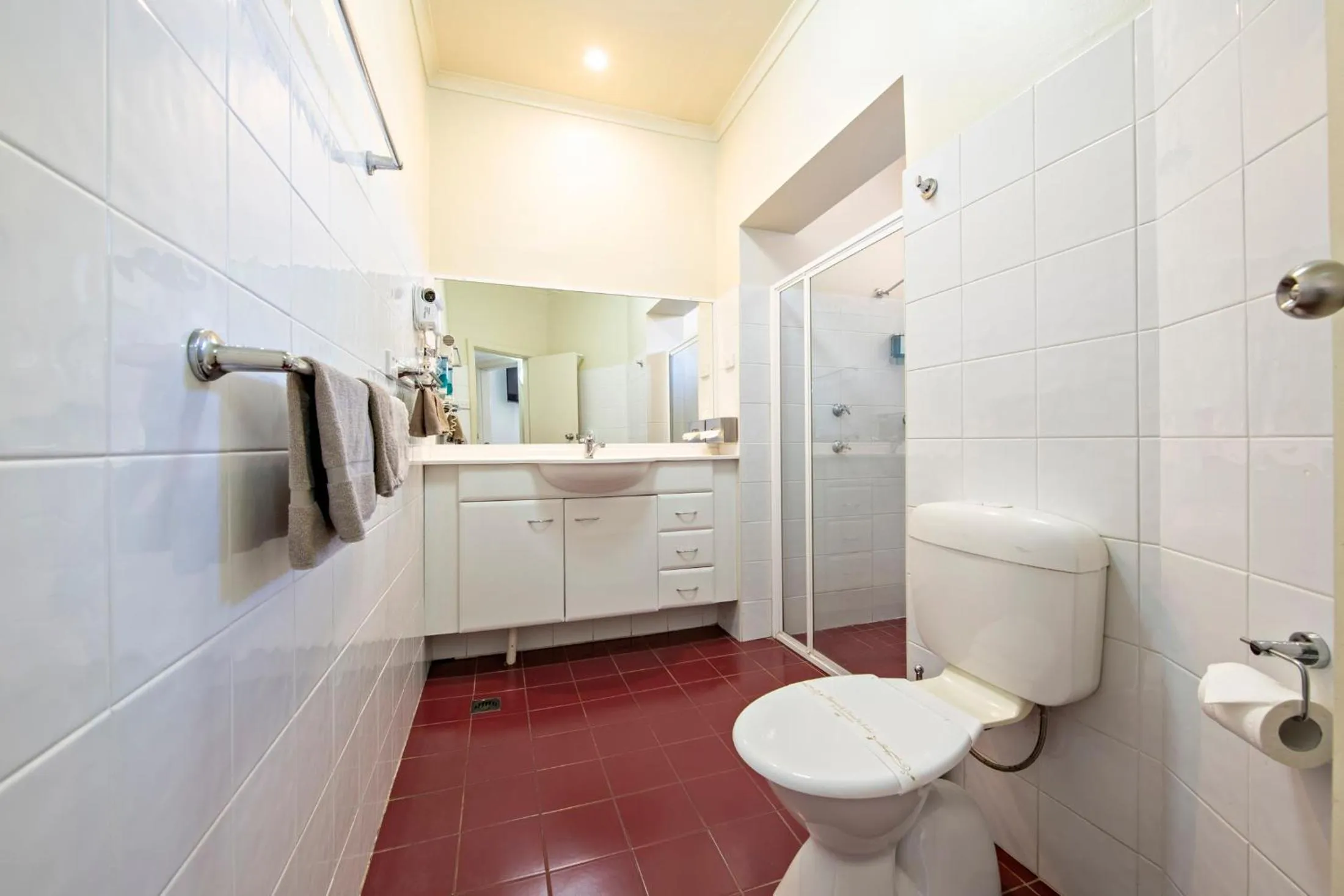 Bathroom in Matilda Motor Inn