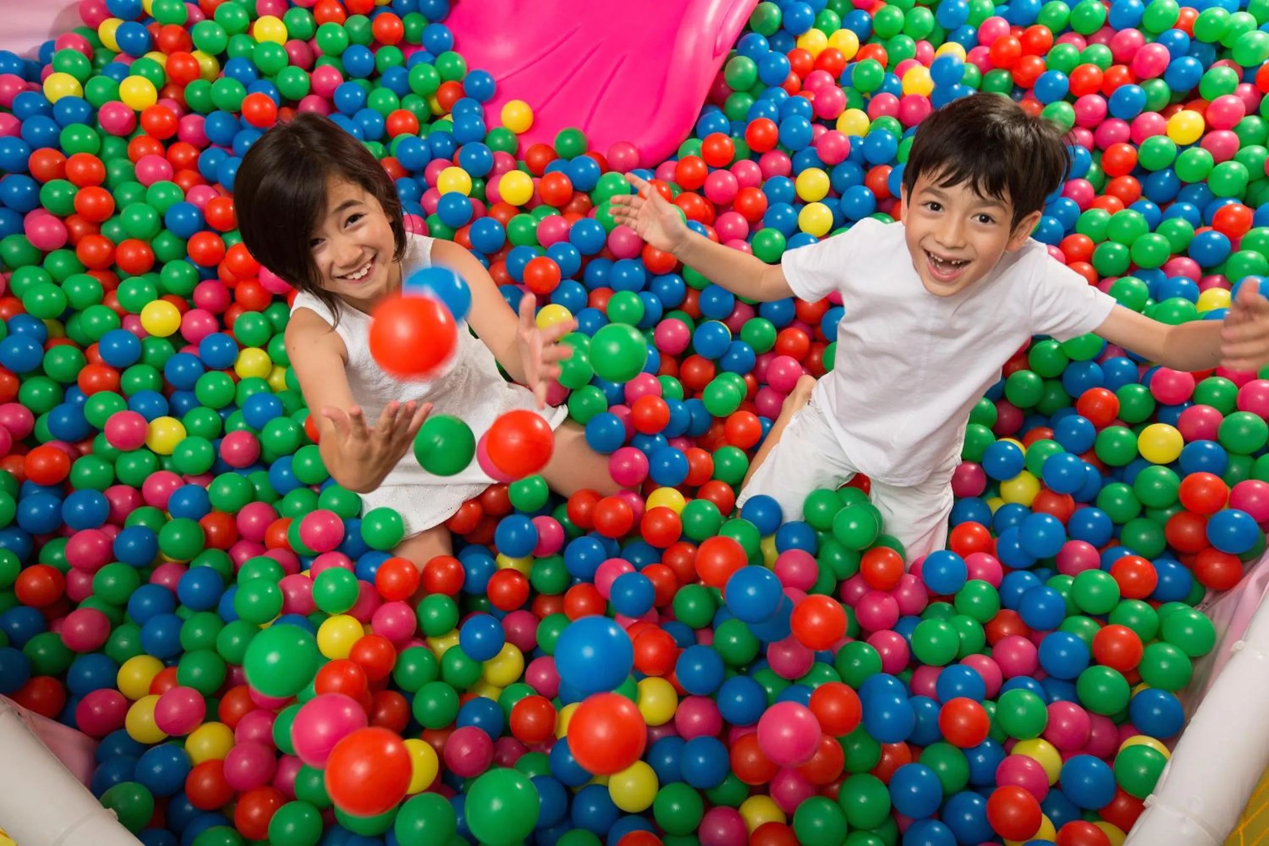 young children in Bellevue Serviced Apartments