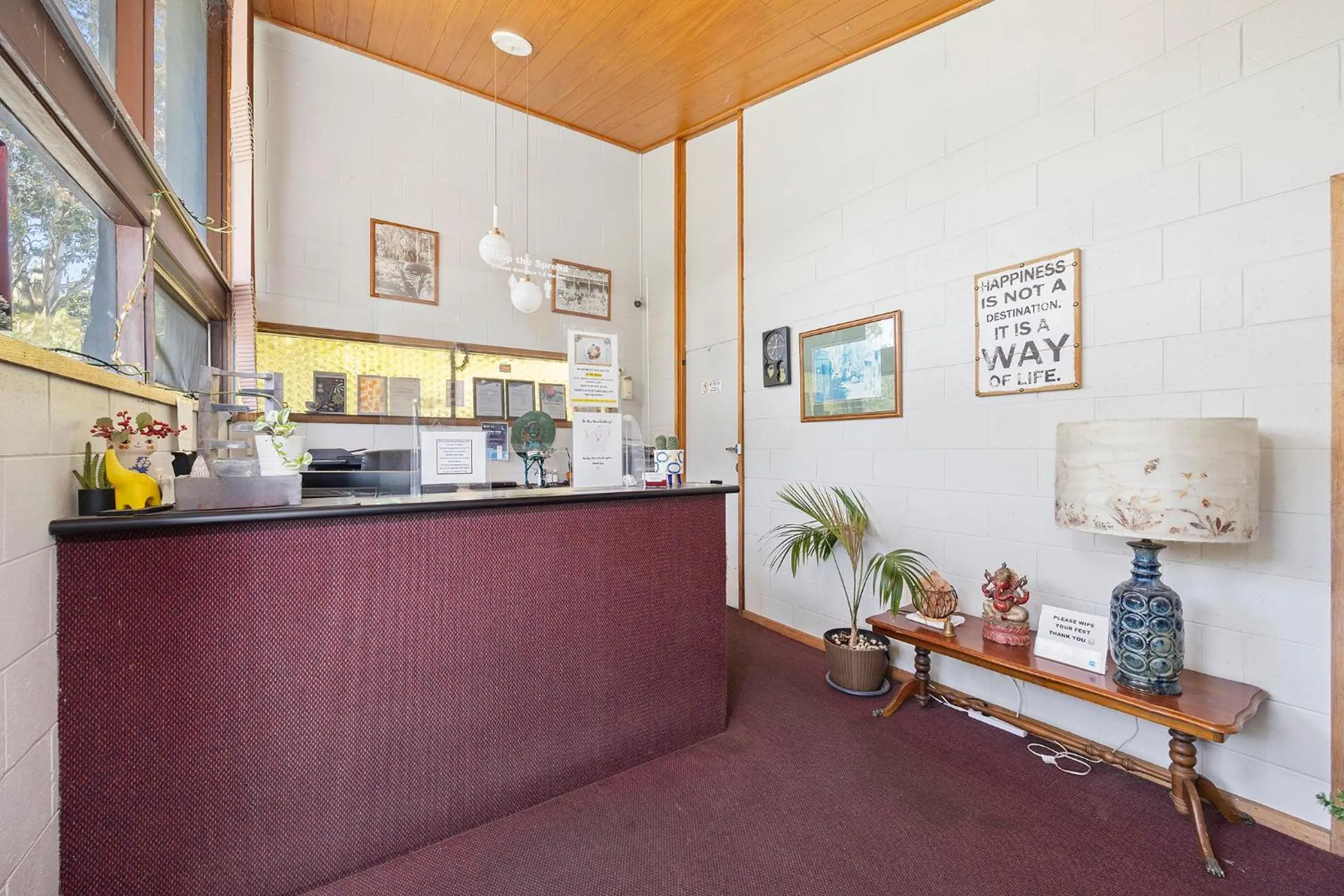 Text overlay in Coal Creek Motel