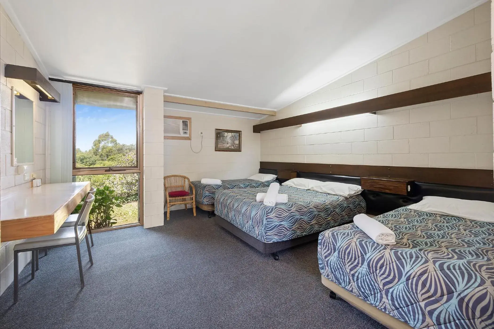 Family Room (4 Adults) in Coal Creek Motel Family Room (4 Adults) in Coal Creek Motel