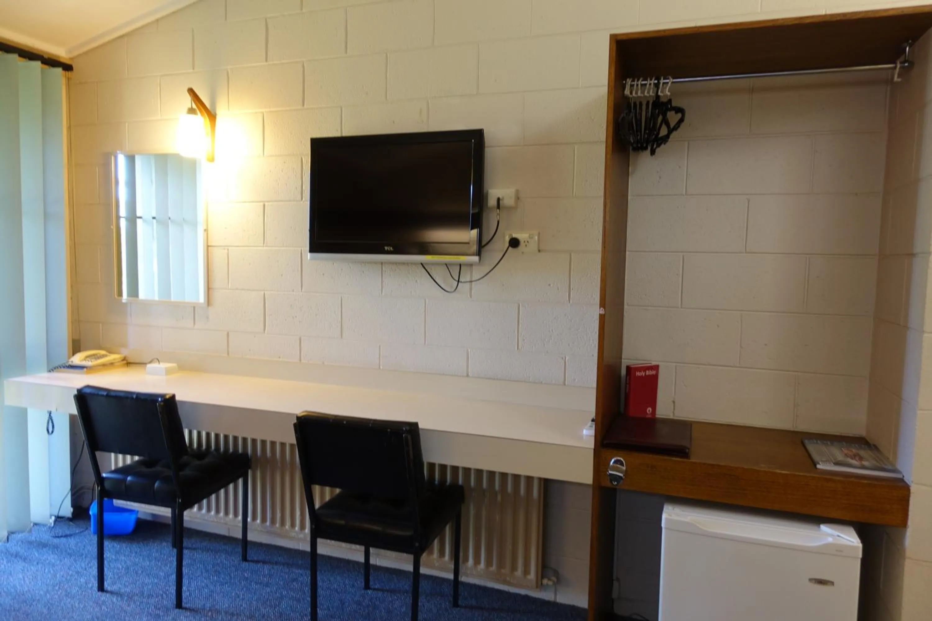 Twin Room in Coal Creek Motel