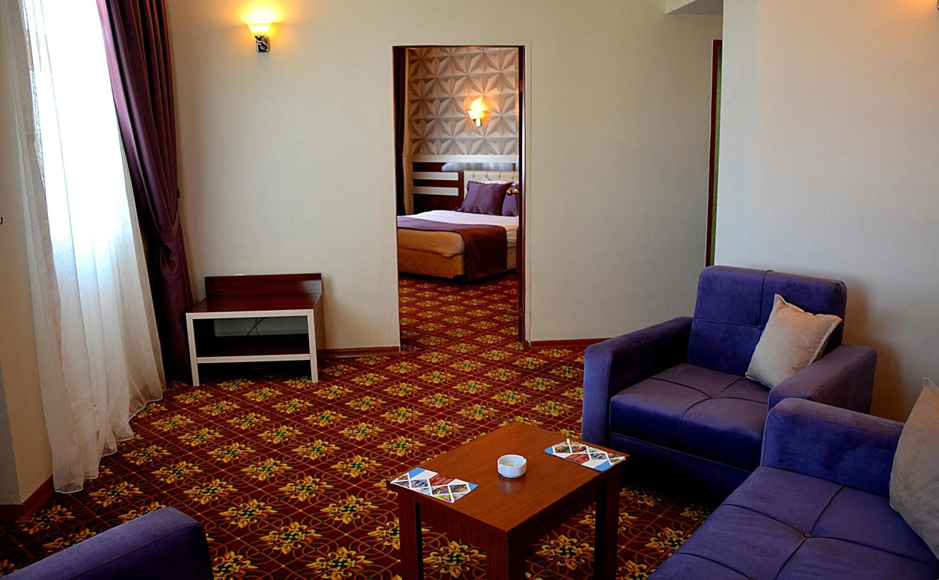 Living room, Bed in GARDEN KALE THERMAL HOTEL