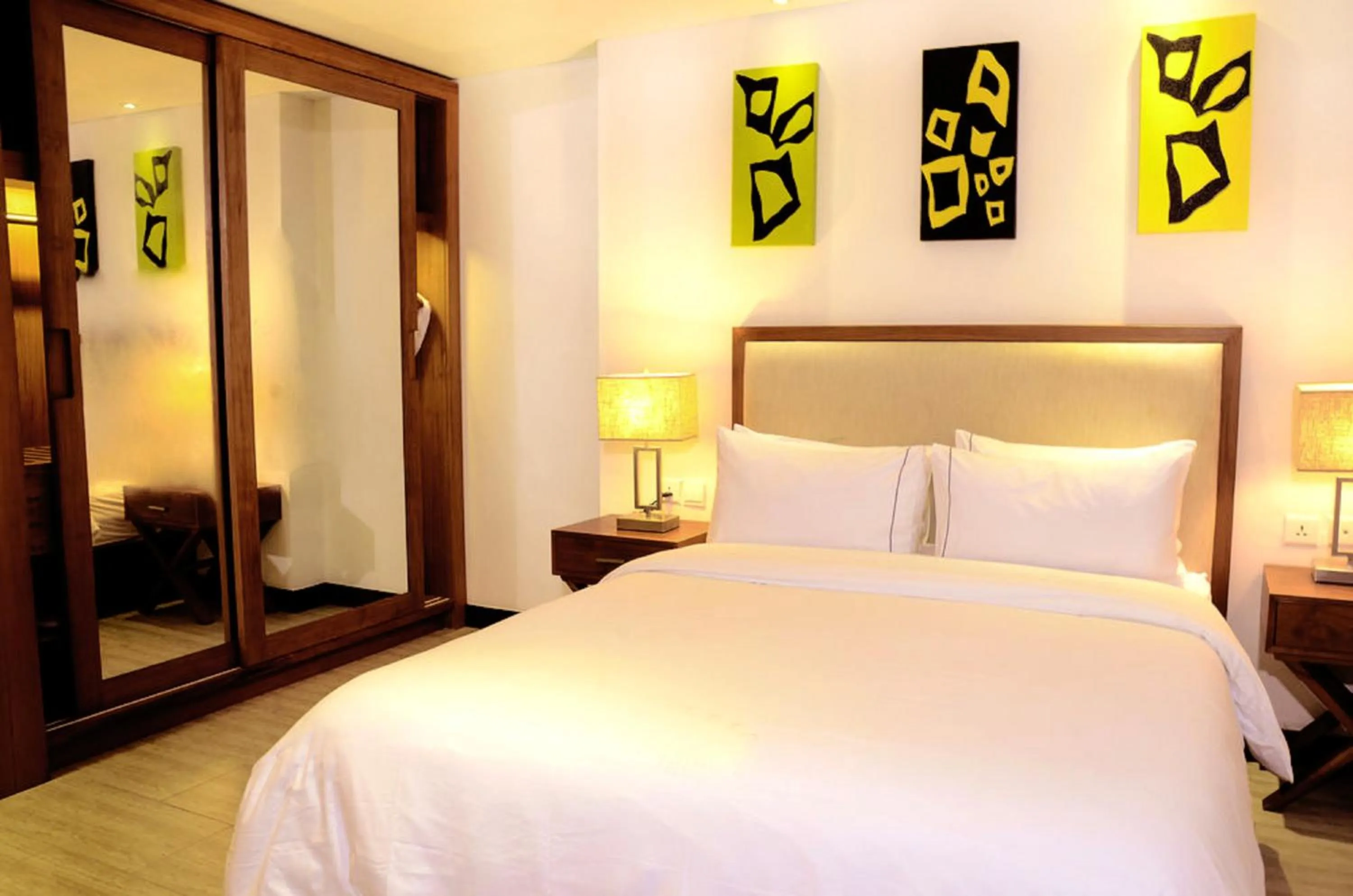 TV and multimedia, Bed in Lv8 Resort Hotel