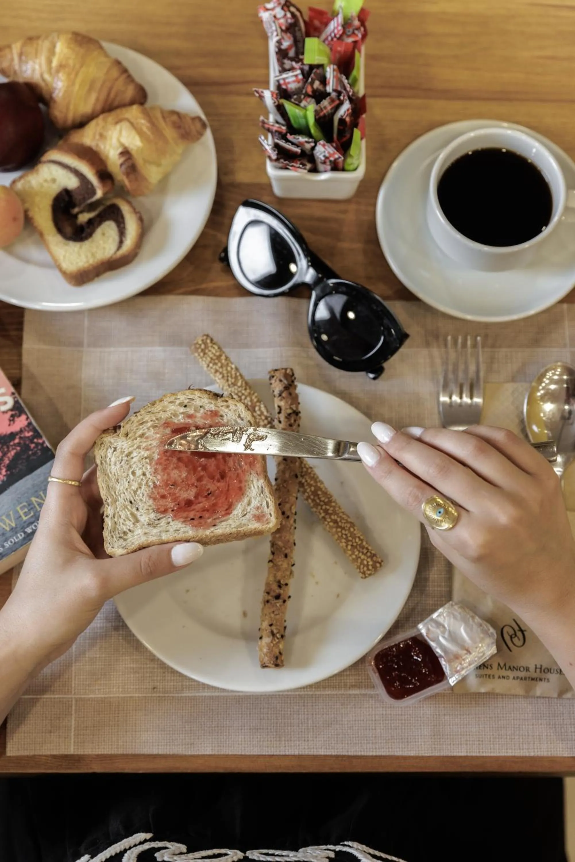 Breakfast in Athens Manor Houses