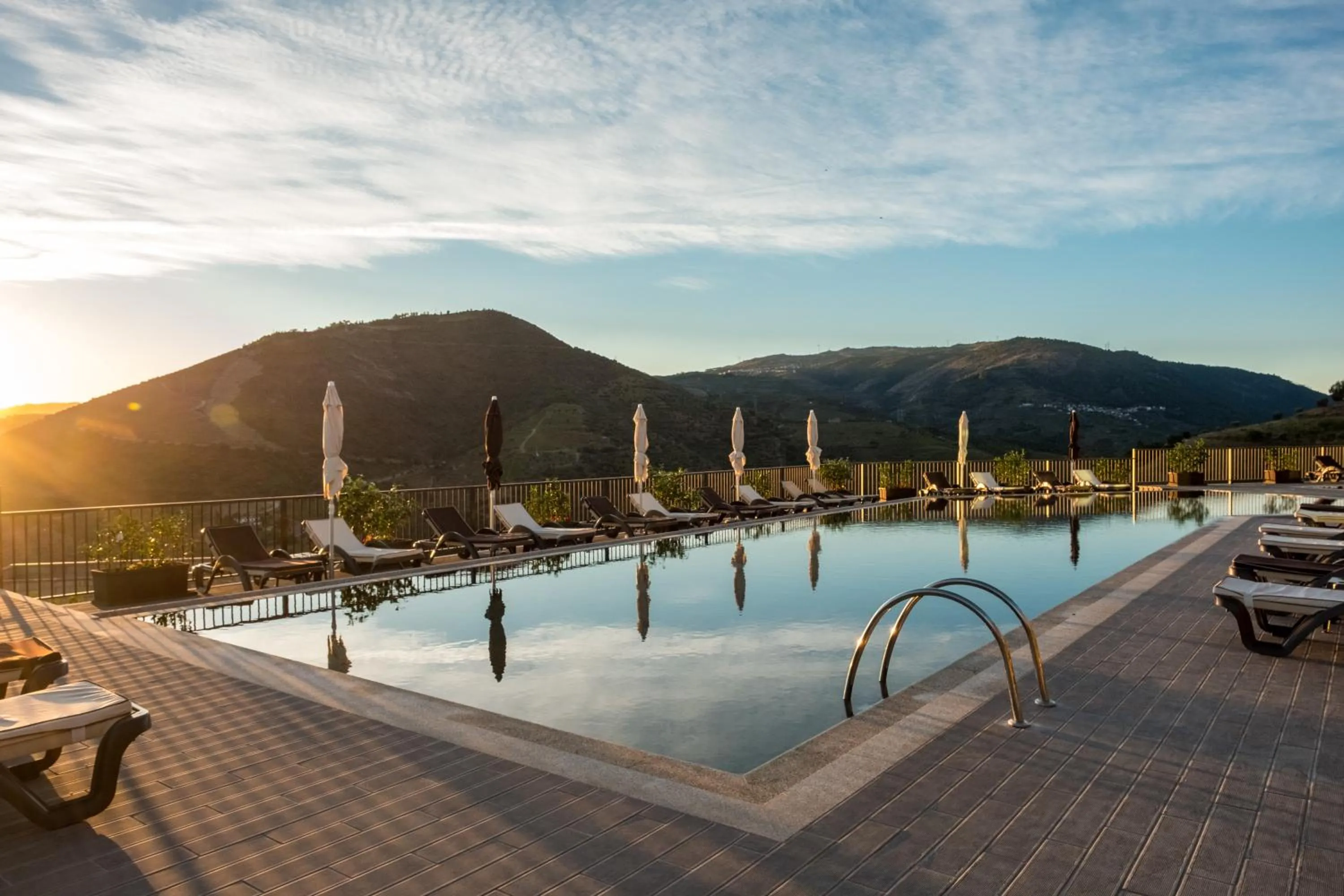 Pool view in Vila Gale Douro Vineyards