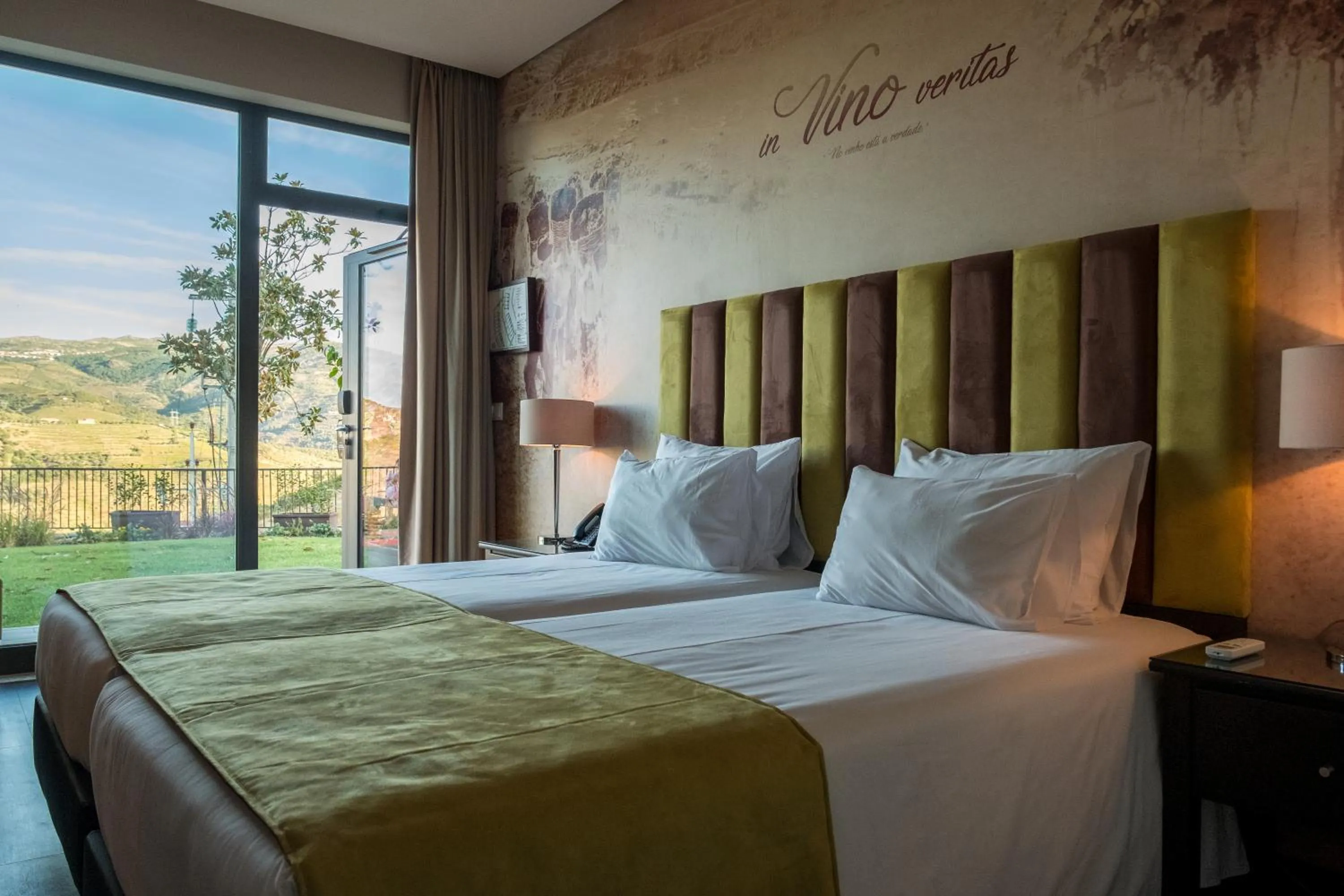 Photo of the whole room, Bed in Vila Gale Douro Vineyards