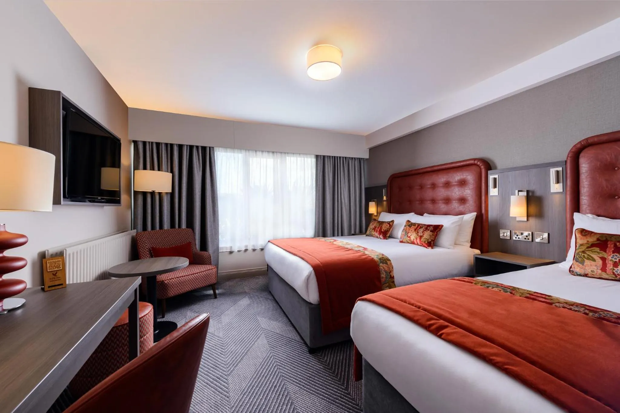 Photo of the whole room, Bed in Hotel Killarney