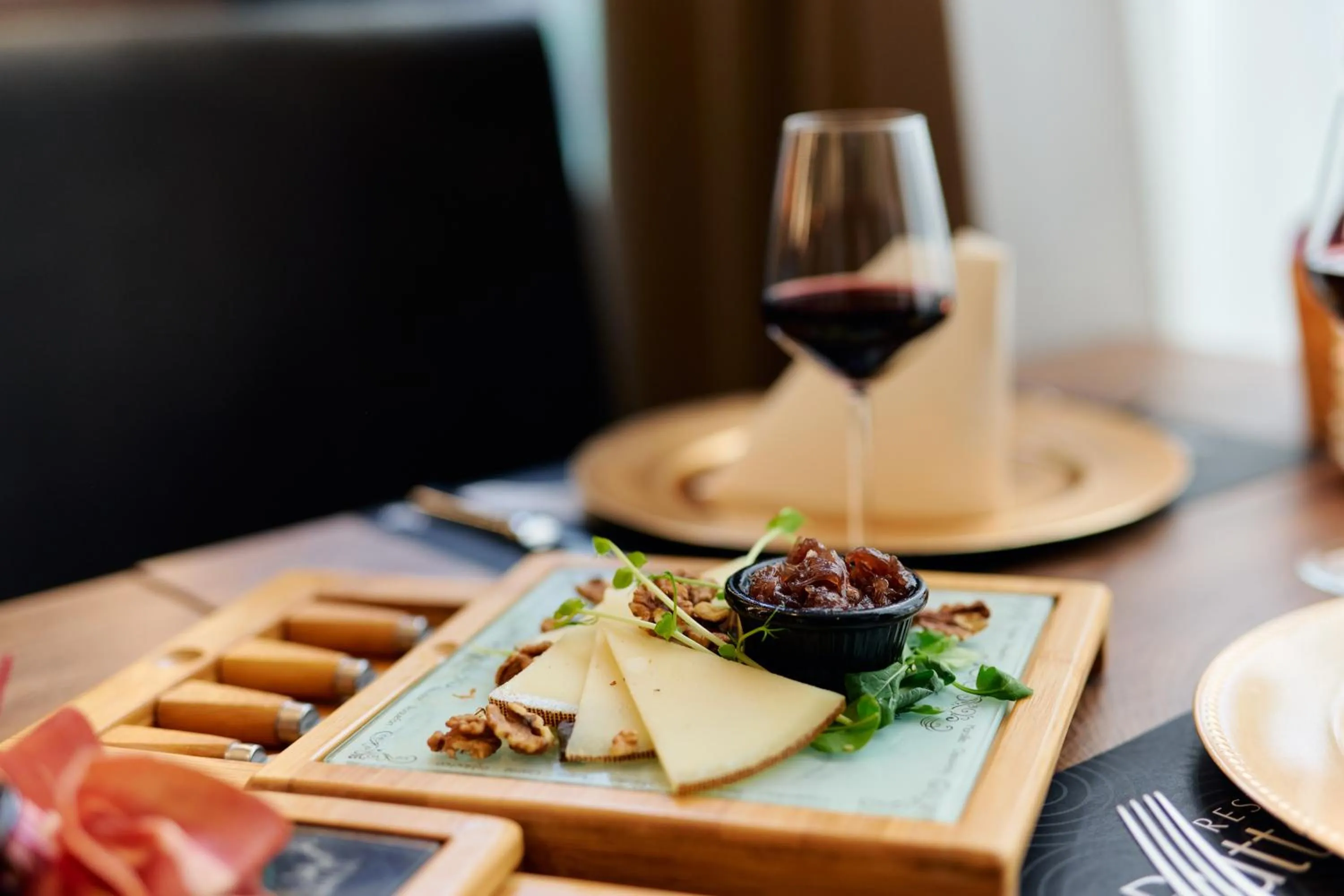 Food and drinks in Hotel Paris