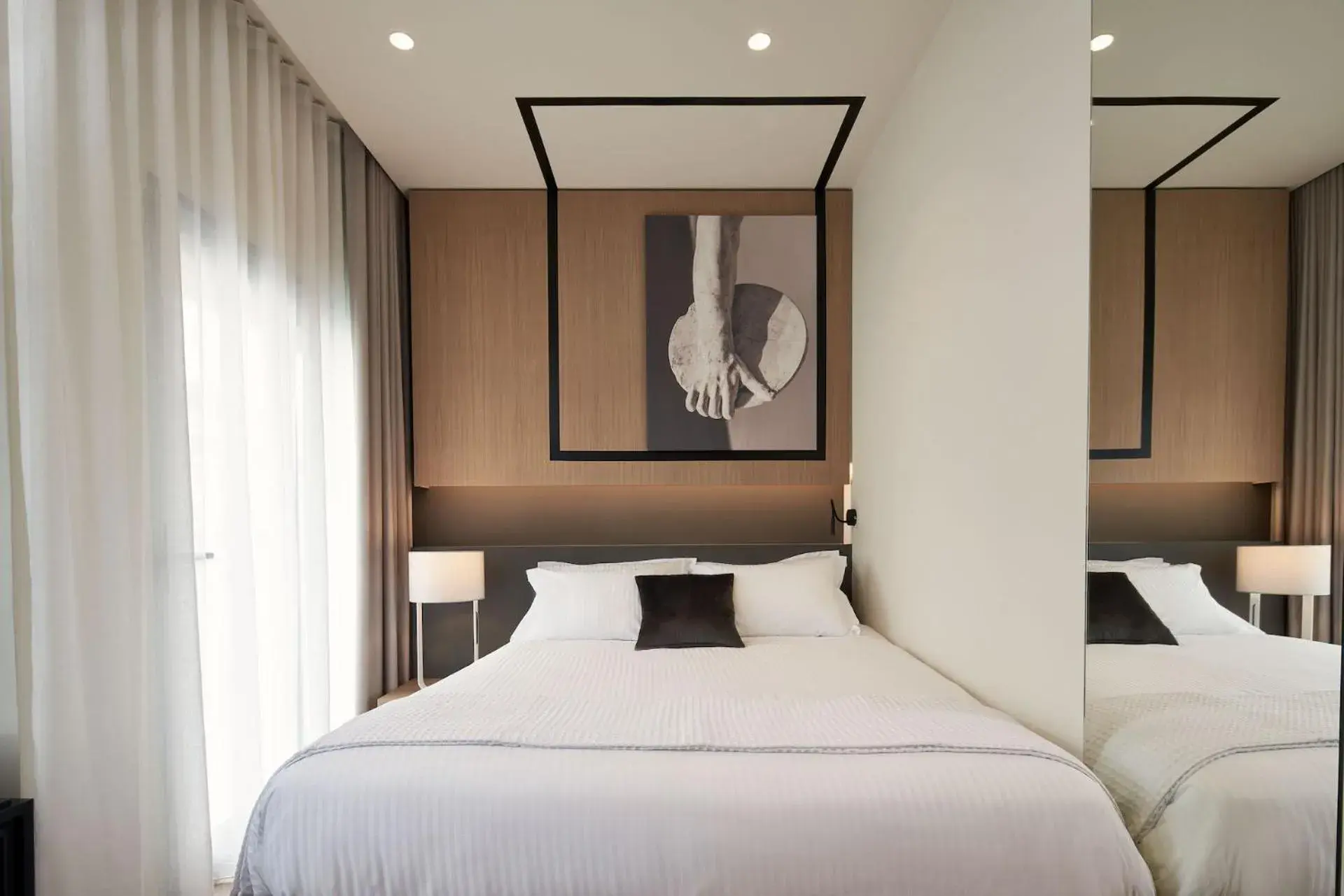 Premium Double Room With Balcony in Urban Frame Plaka Premium Double Room With Balcony in Urban Frame Plaka