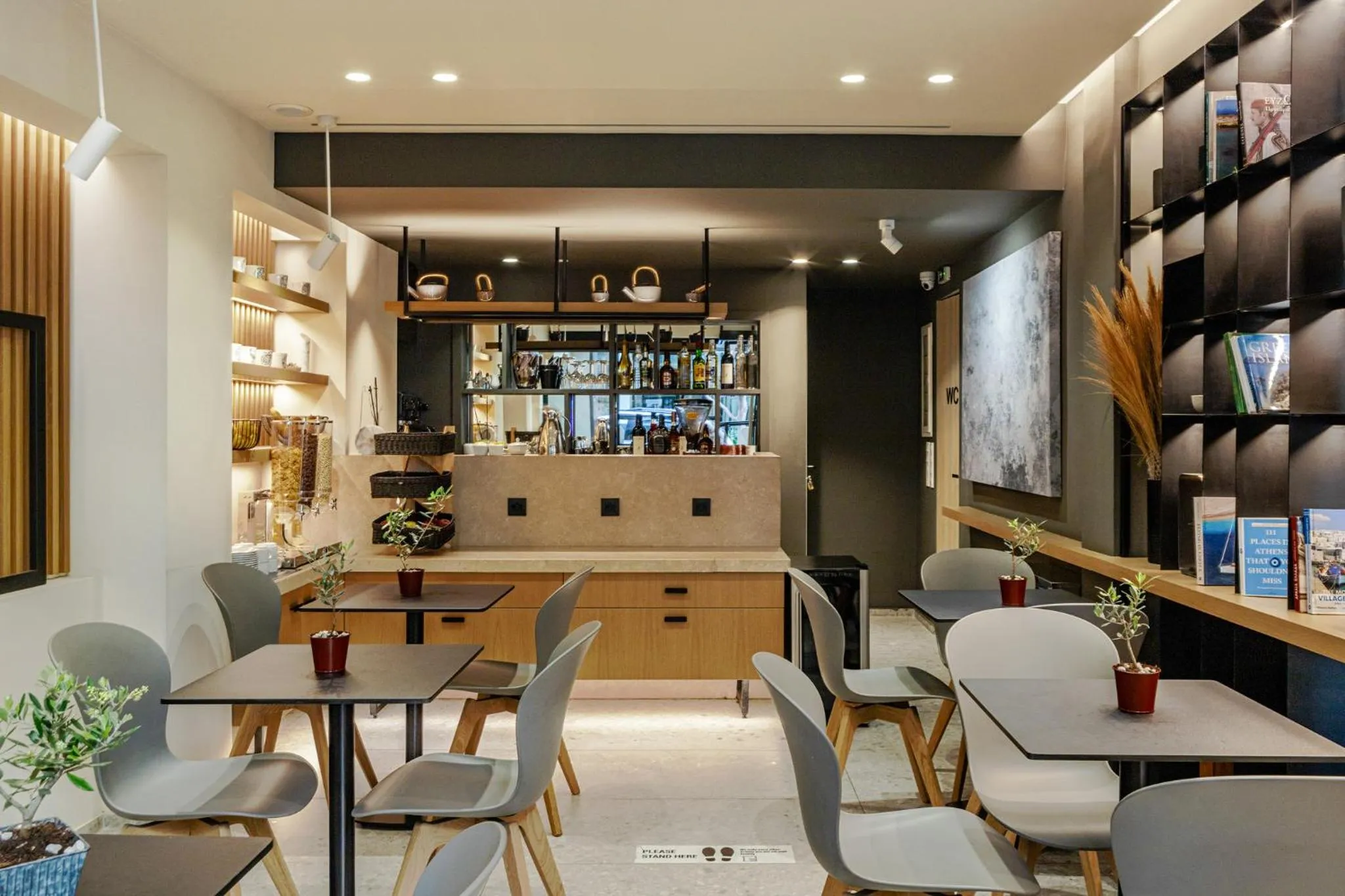 Lounge or bar in Urban Frame Plaka