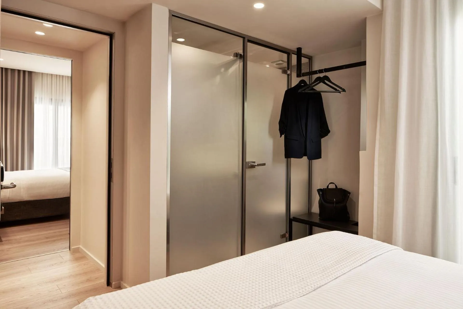 Bed in Urban Frame Plaka