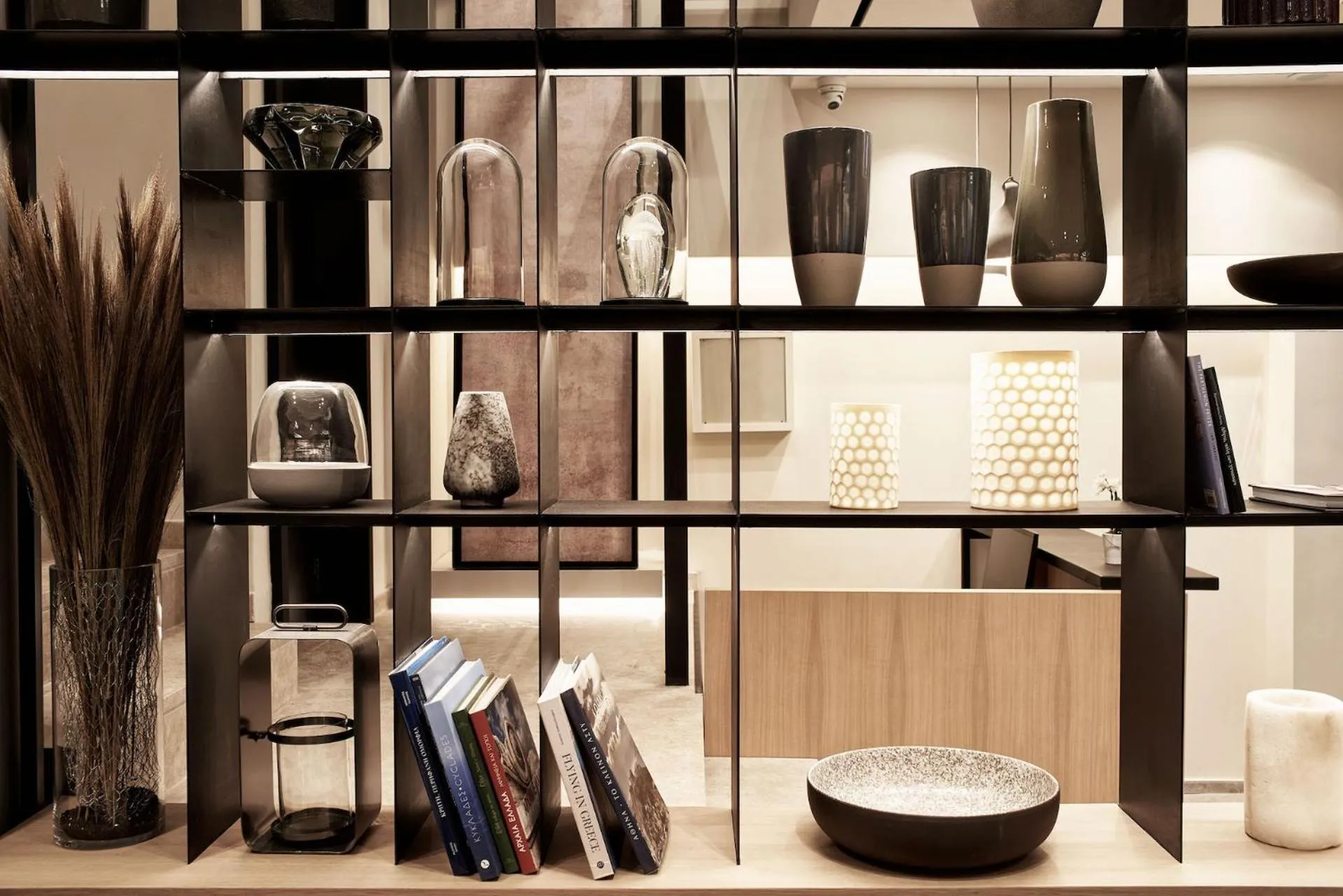 Decorative detail in Urban Frame Plaka