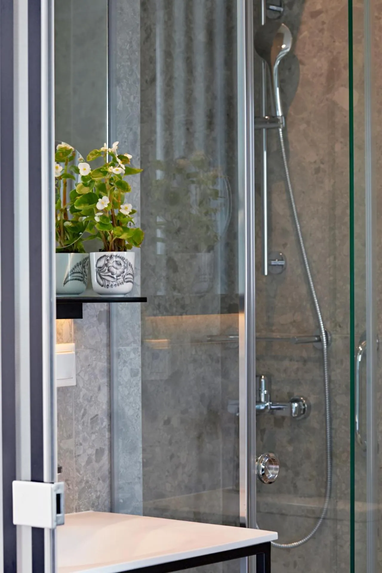 Bathroom in Urban Frame Plaka