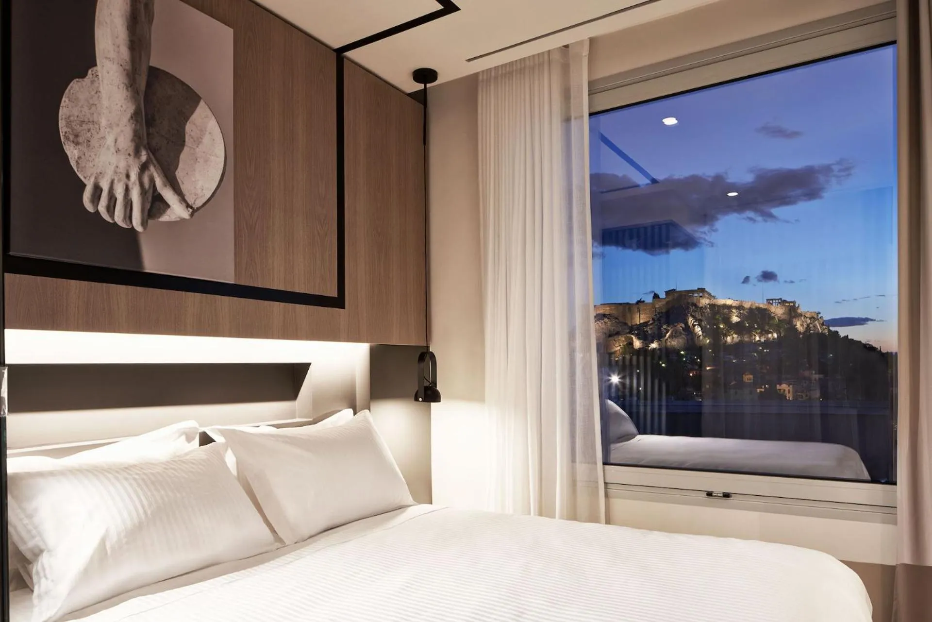 Bed in Urban Frame Plaka