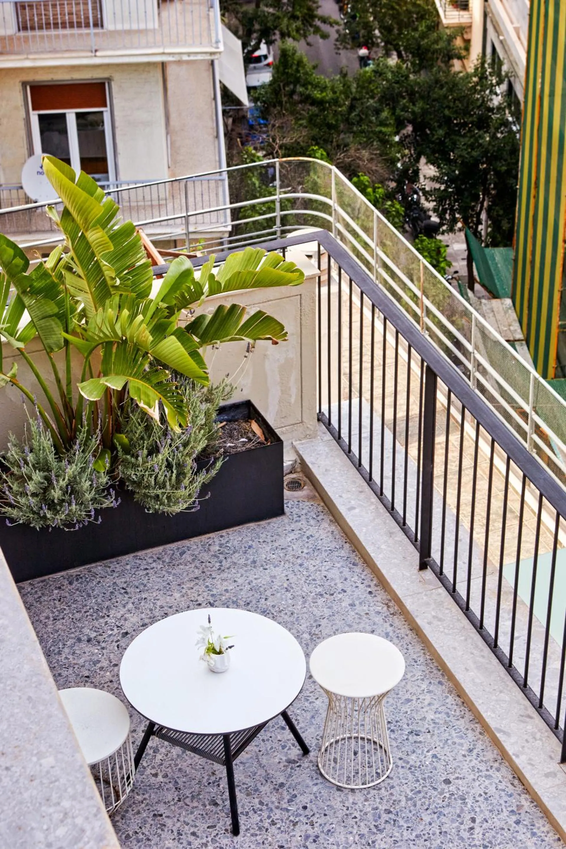 Patio in Urban Frame Plaka