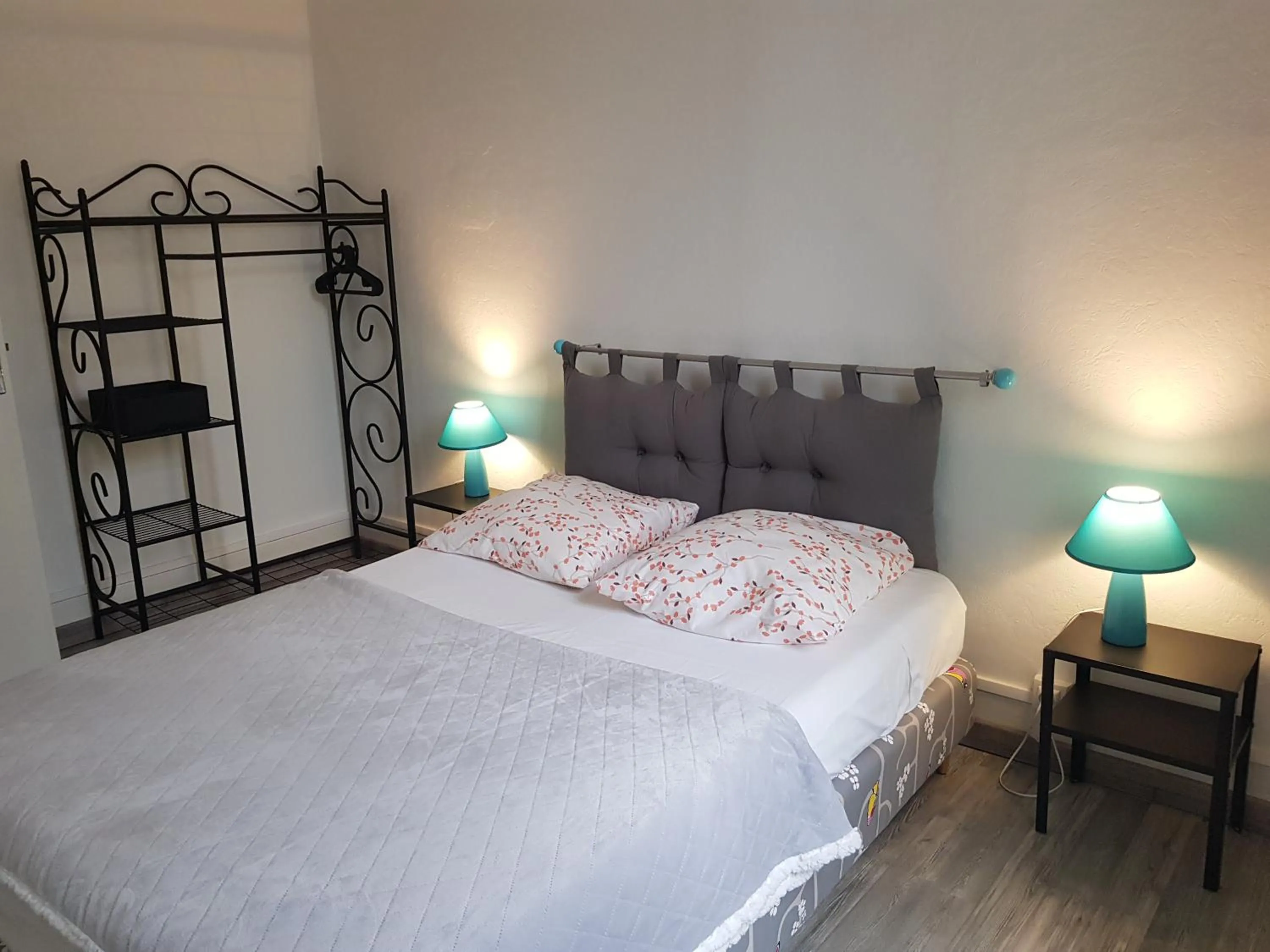 Bed in Appart hotel sathonay rillieux Lyon