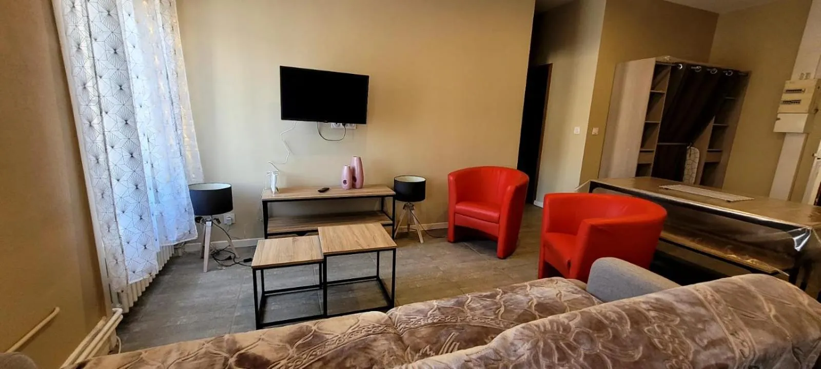 Bed in Appart hotel sathonay rillieux Lyon