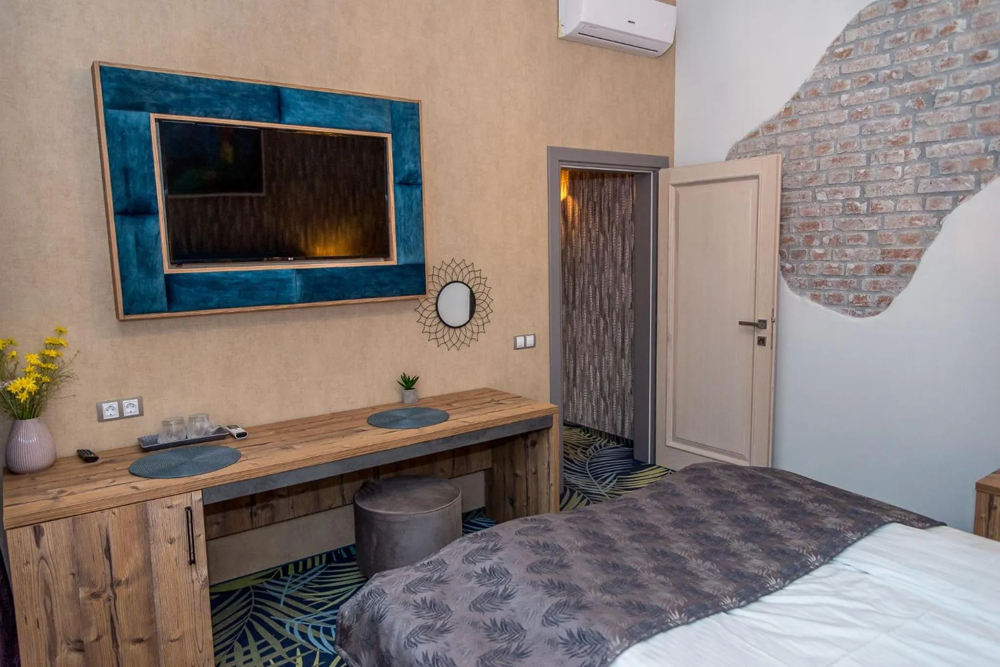 Photo of the whole room, Bed in ART Hotel