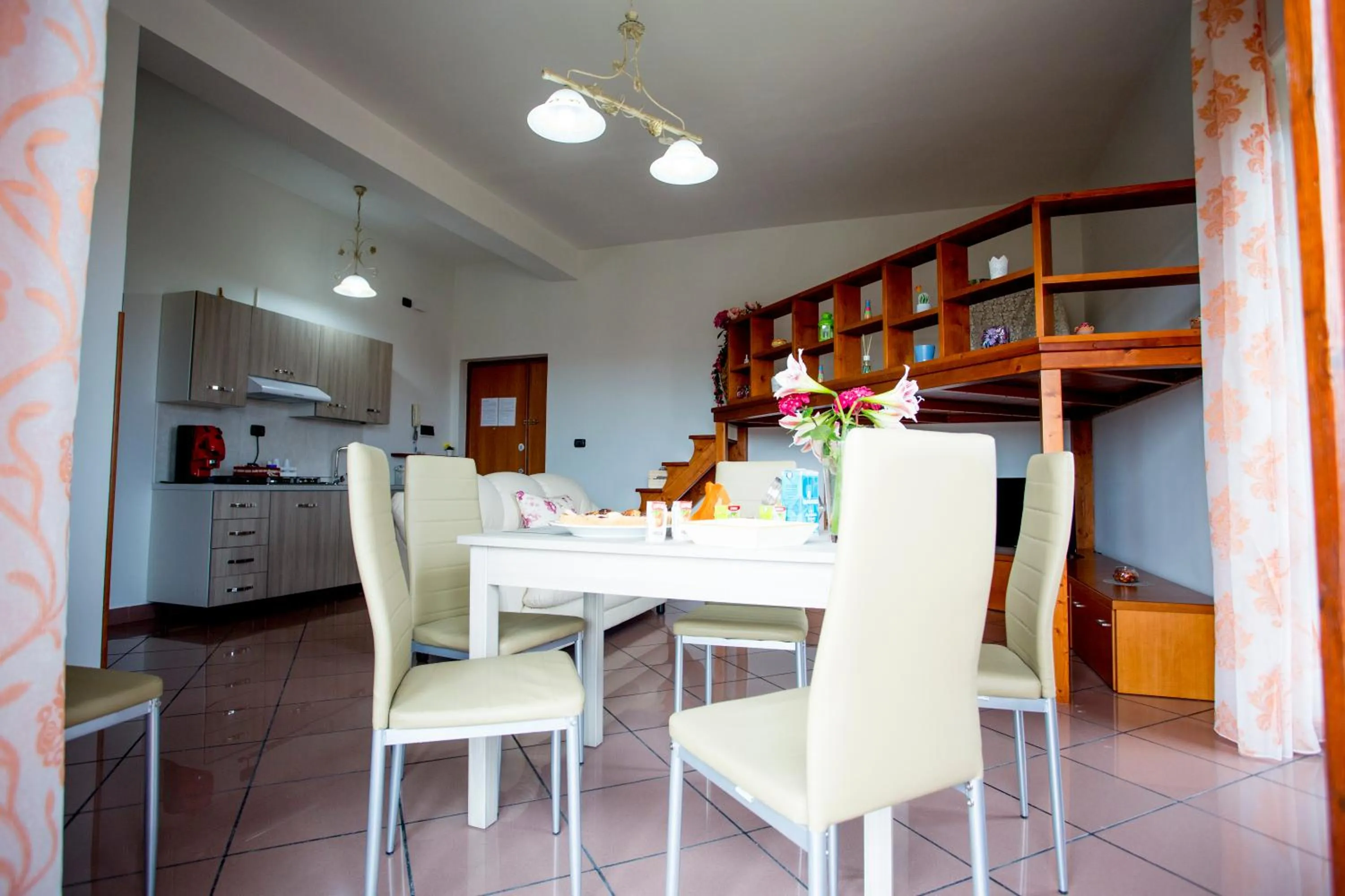 Dining area in B&B L'Aurora CAPUA