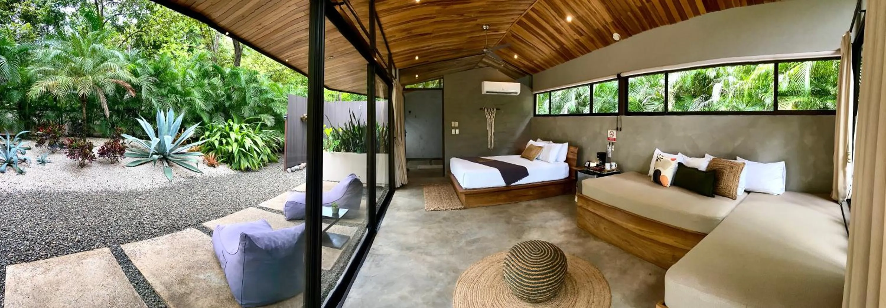 Photo of the whole room in Villas Kalei