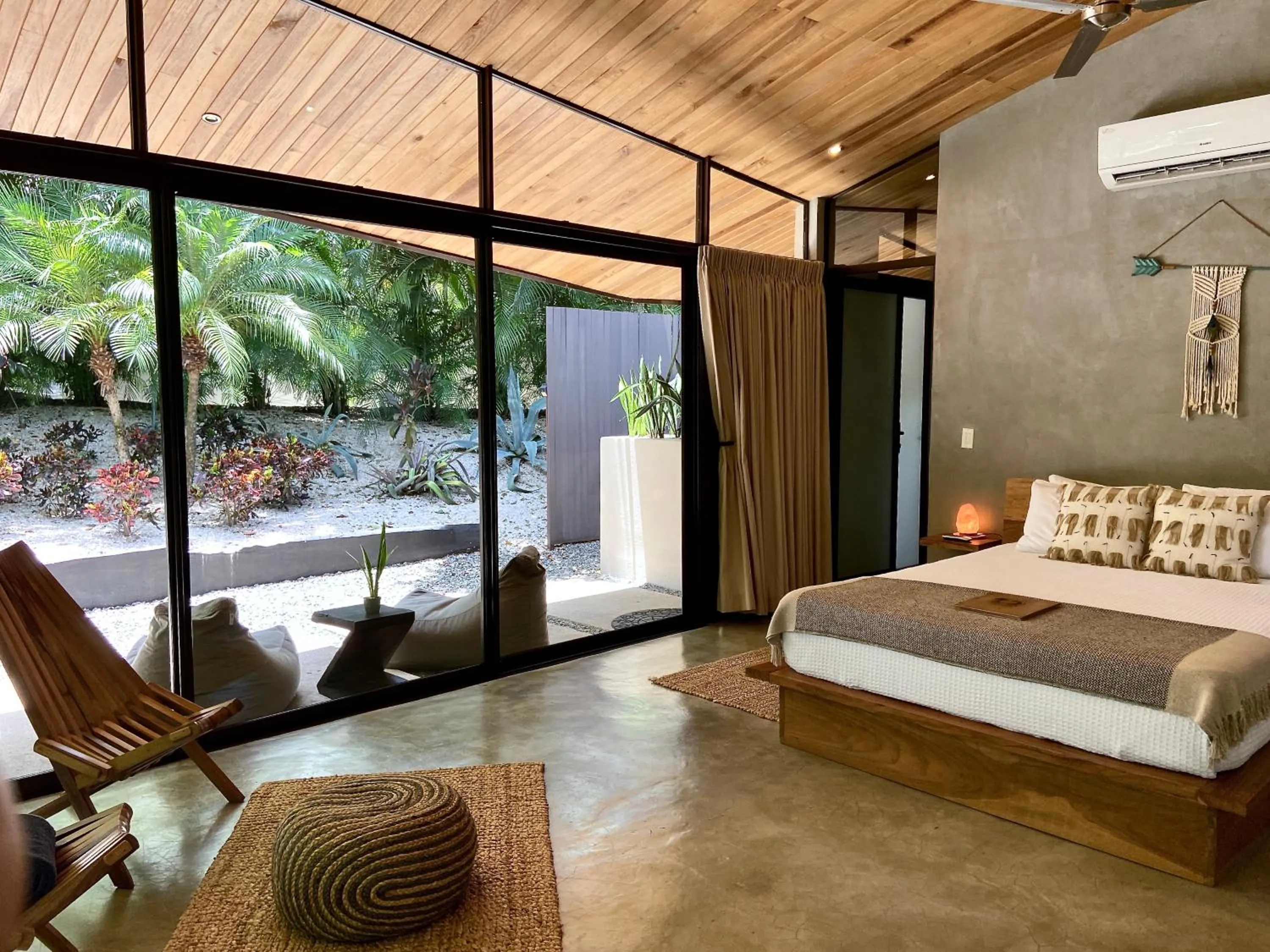 View (from property/room), Bed in Villas Kalei