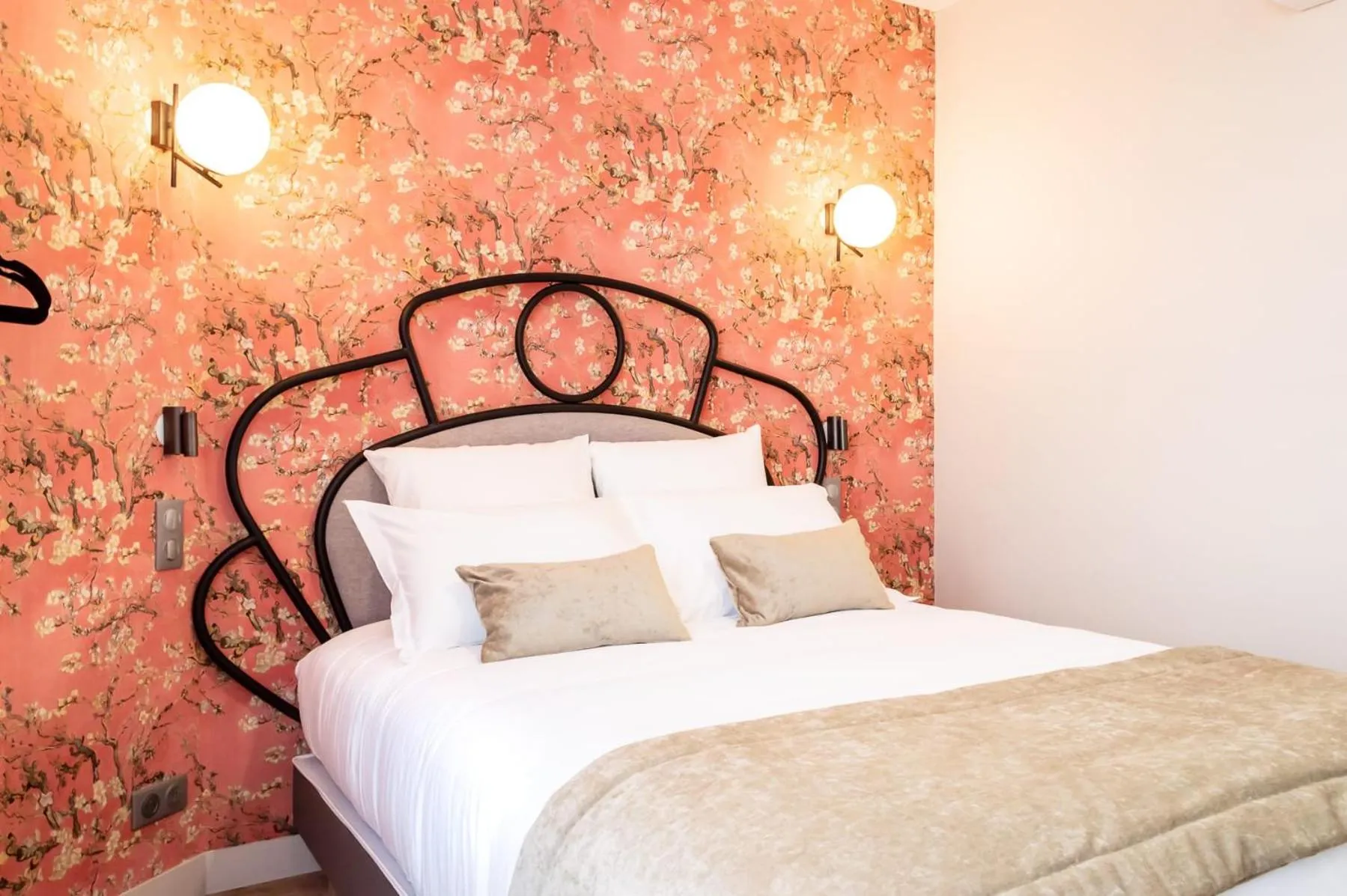 Bed in Hotel des Iris