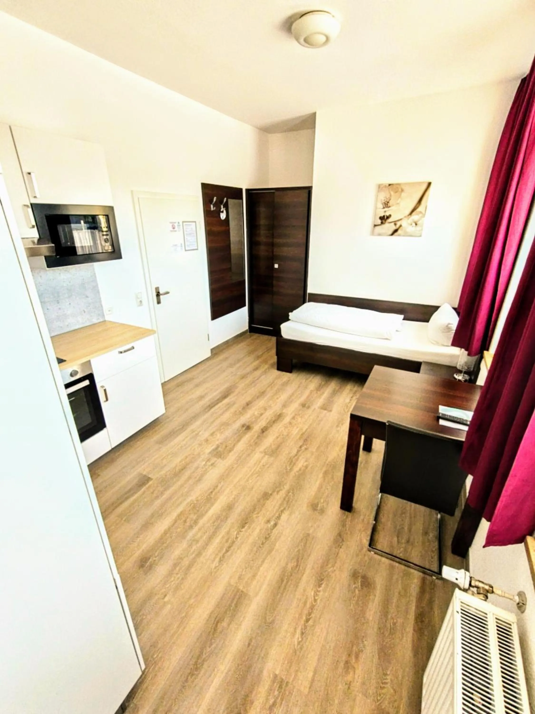 Photo of the whole room in Boardinghouse - Stadtvilla Budget