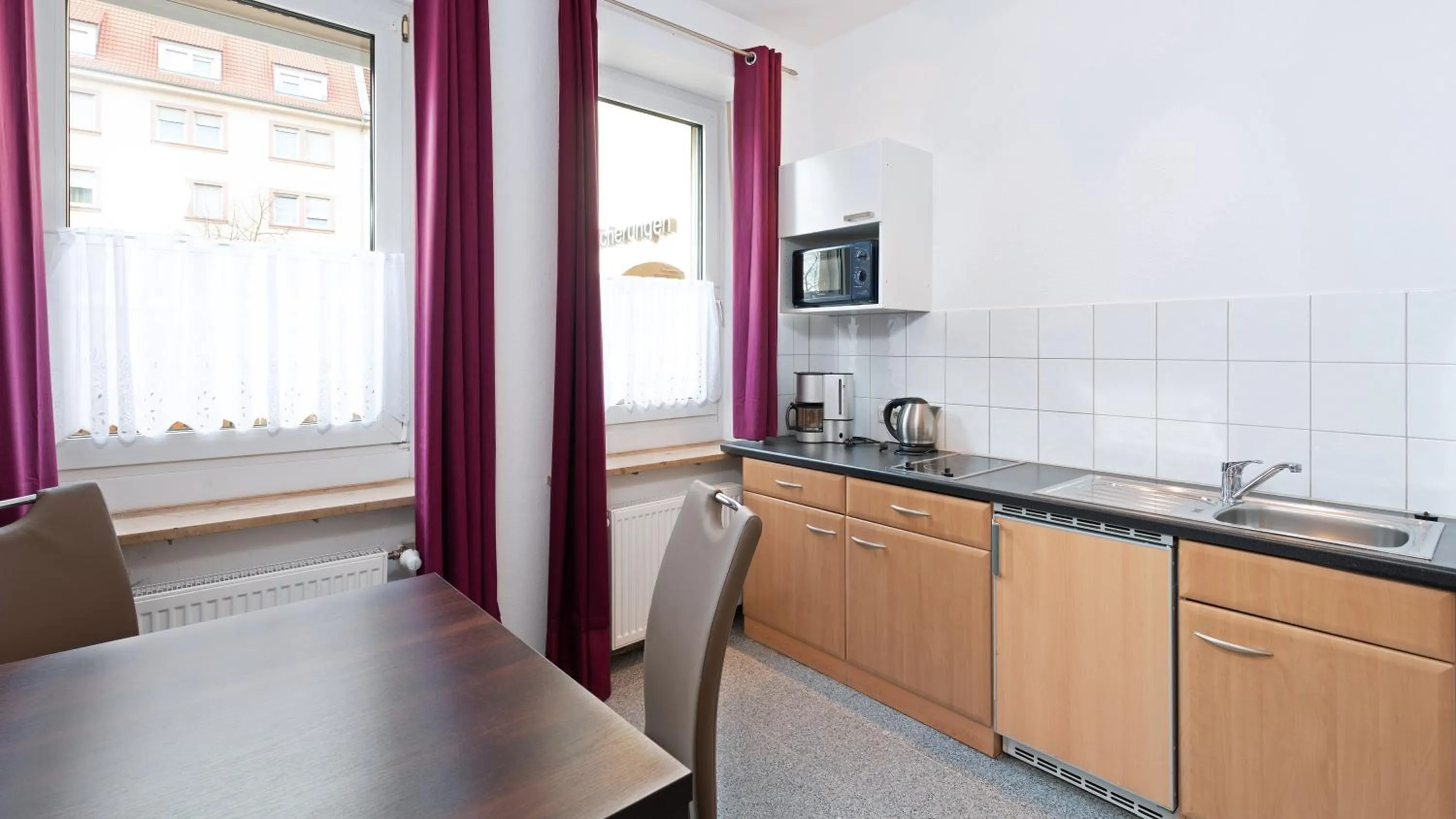 Dining area in Boardinghouse - Stadtvilla Budget