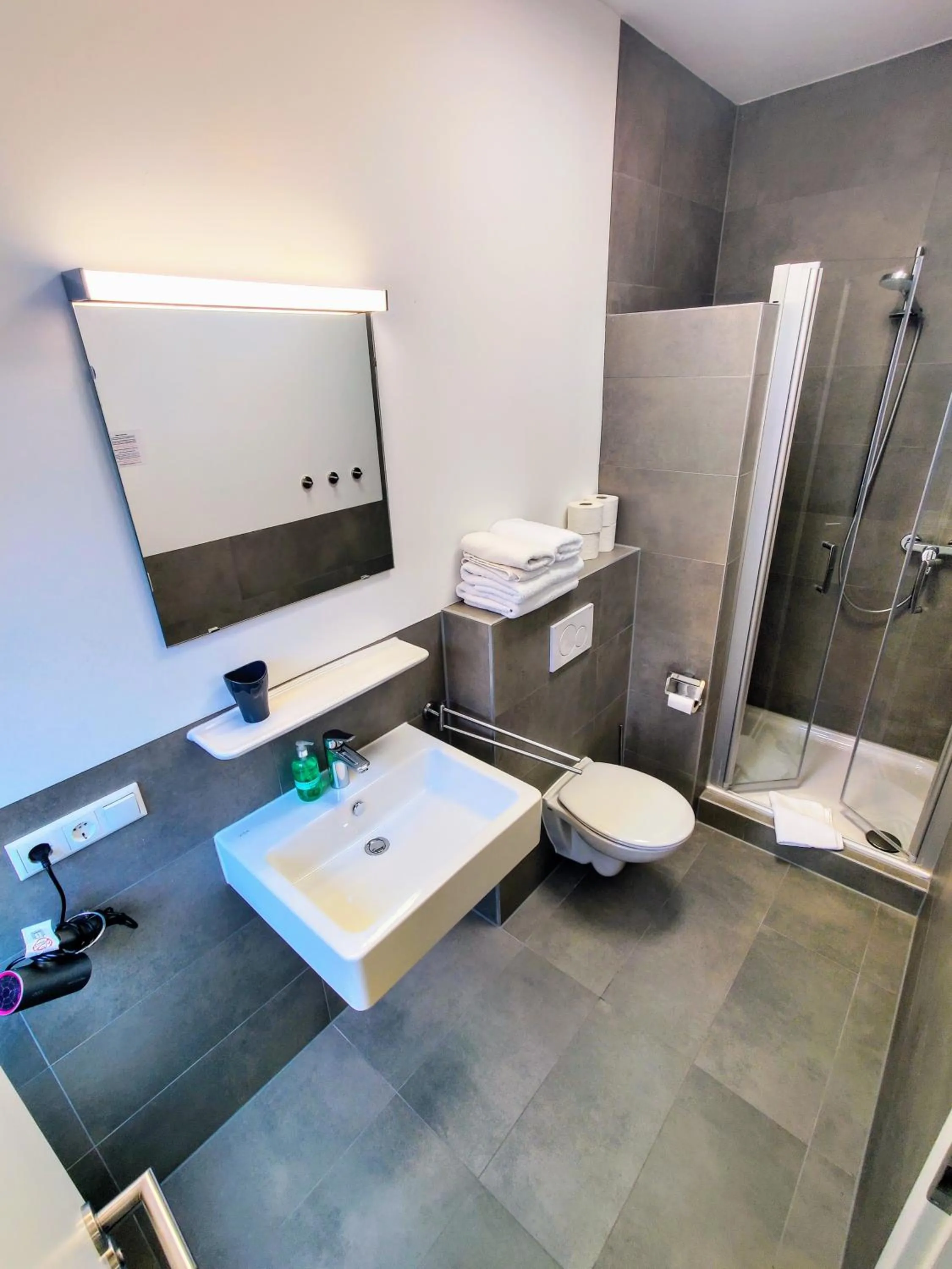 Bathroom in Boardinghouse - Stadtvilla Budget