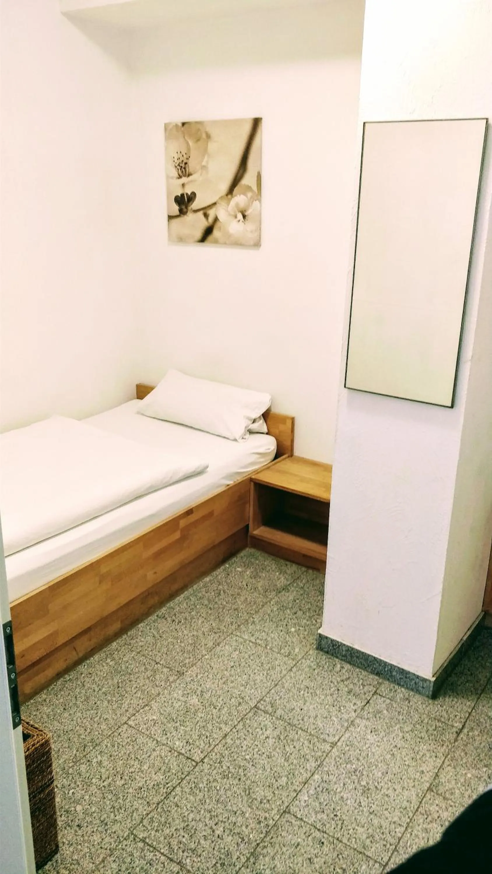 cot, Bed in Boardinghouse - Stadtvilla Budget