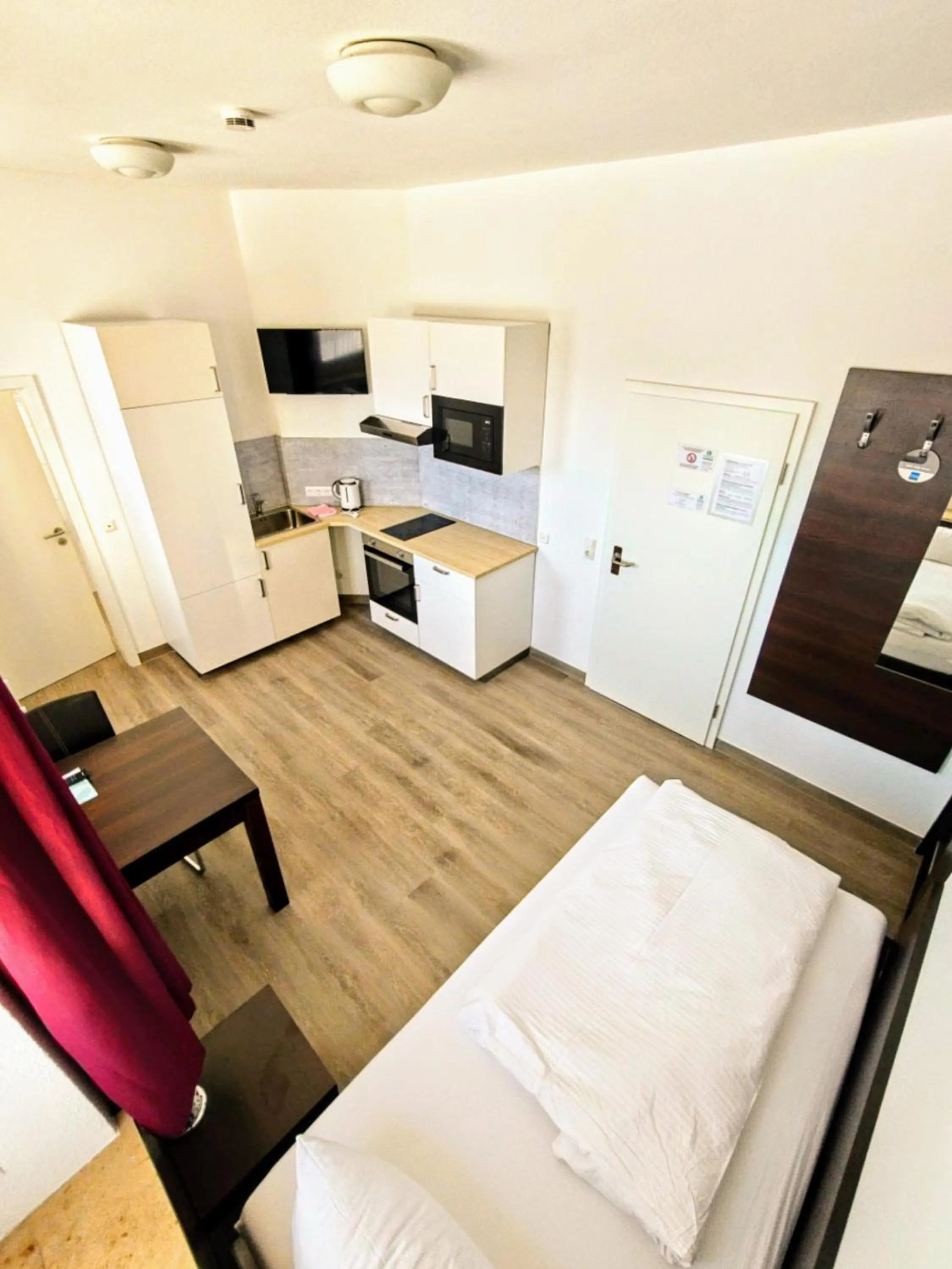 Photo of the whole room, Bed in Boardinghouse - Stadtvilla Budget
