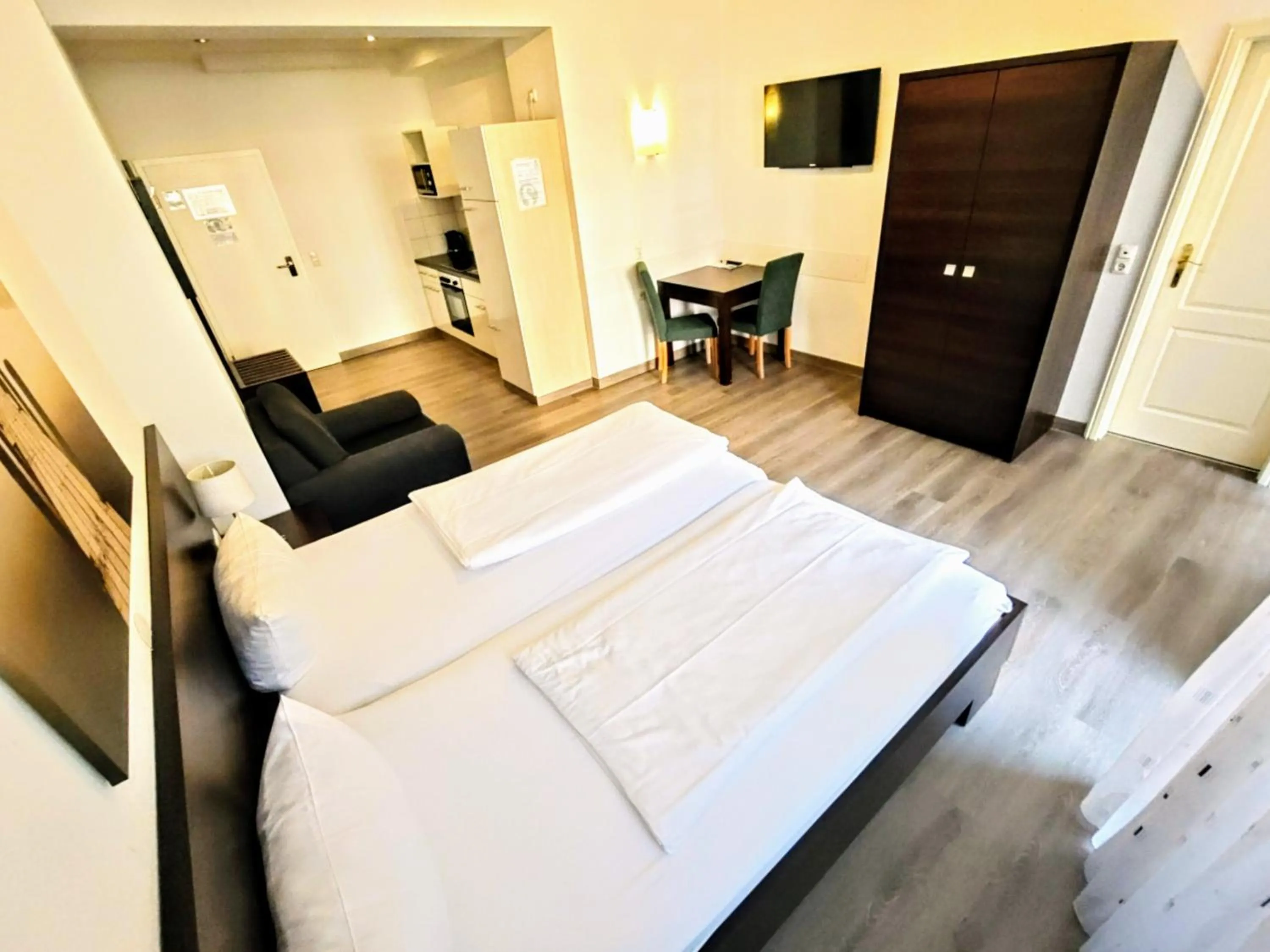 Living room, Bed in Boardinghouse - Stadtvilla Budget