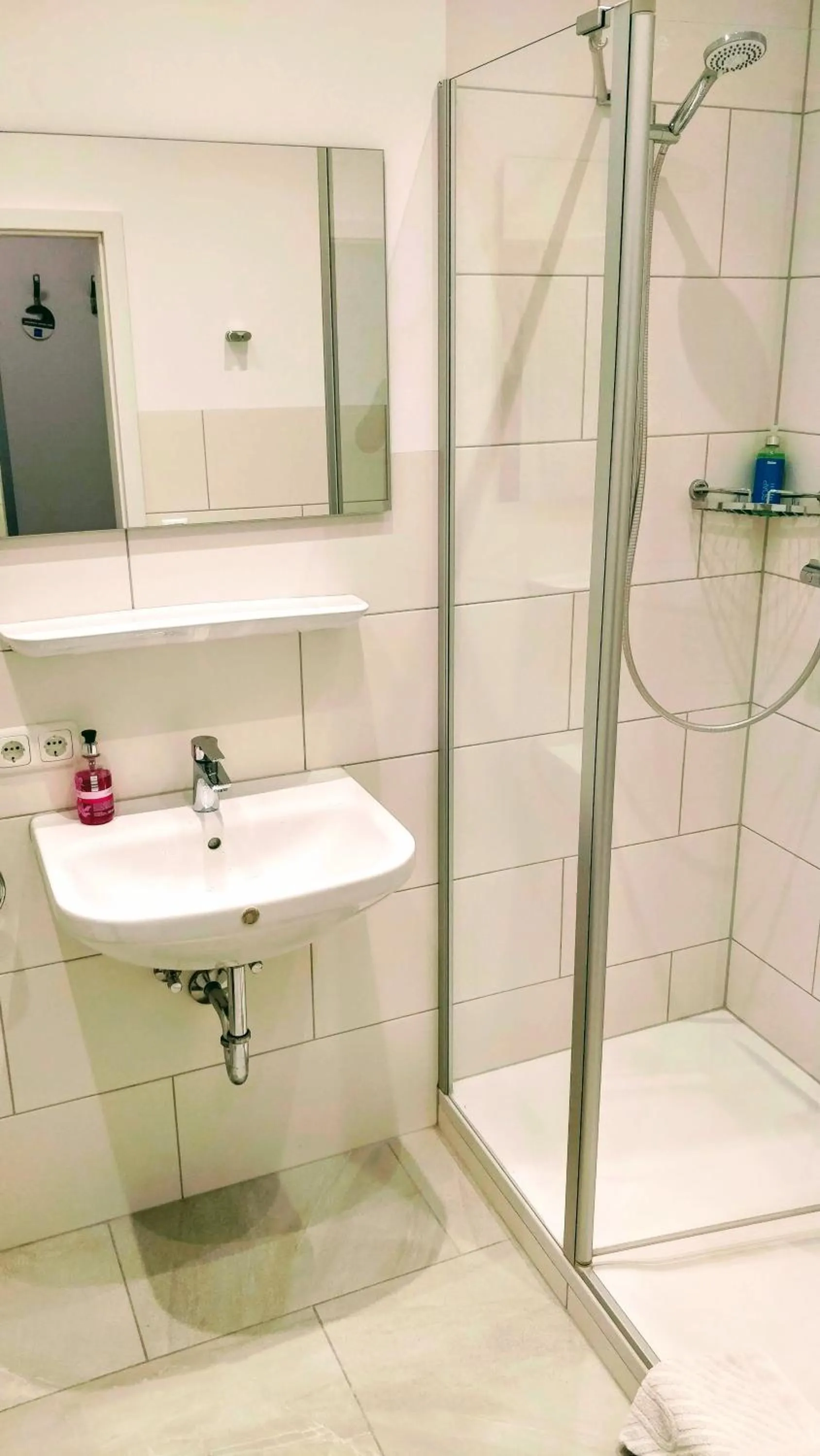 Bathroom in Boardinghouse - Stadtvilla Budget