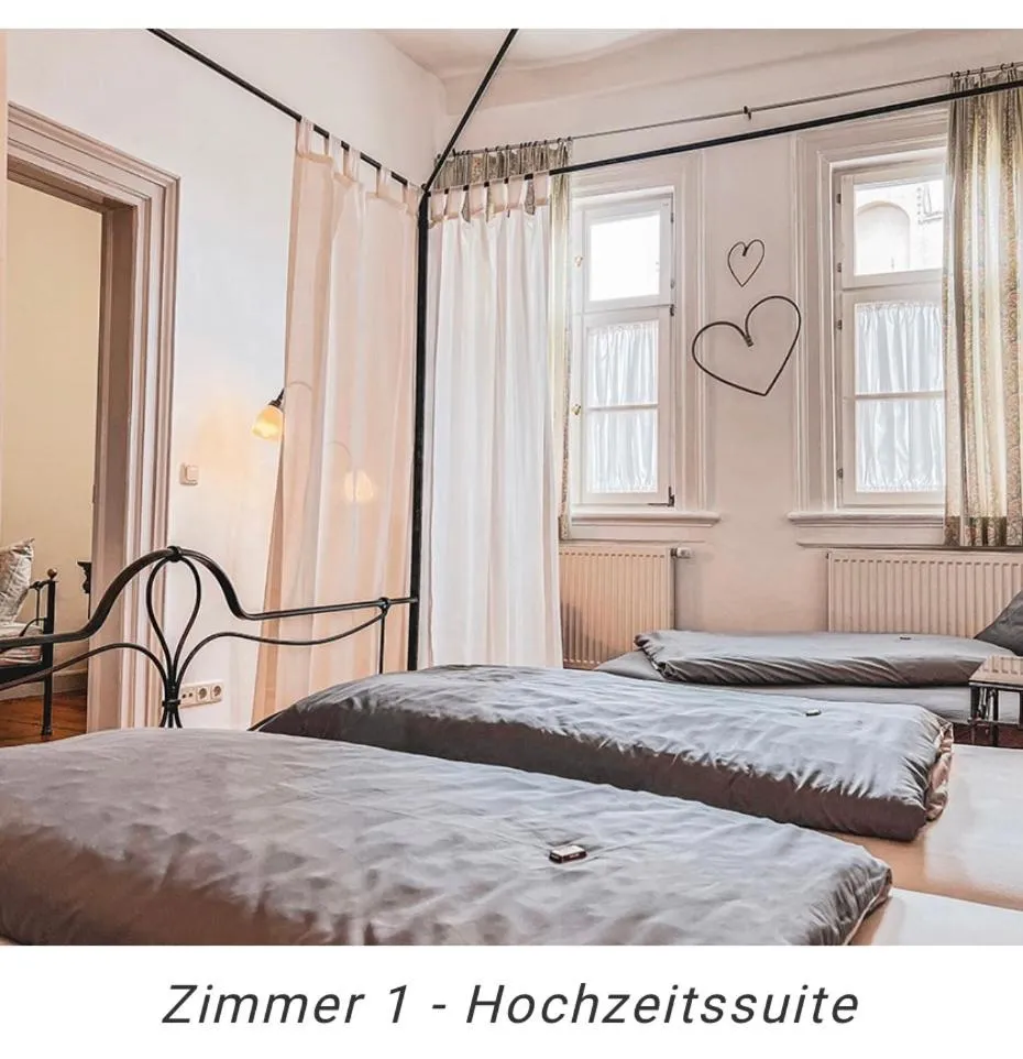 Bed in Hotel Weinstube am Markt