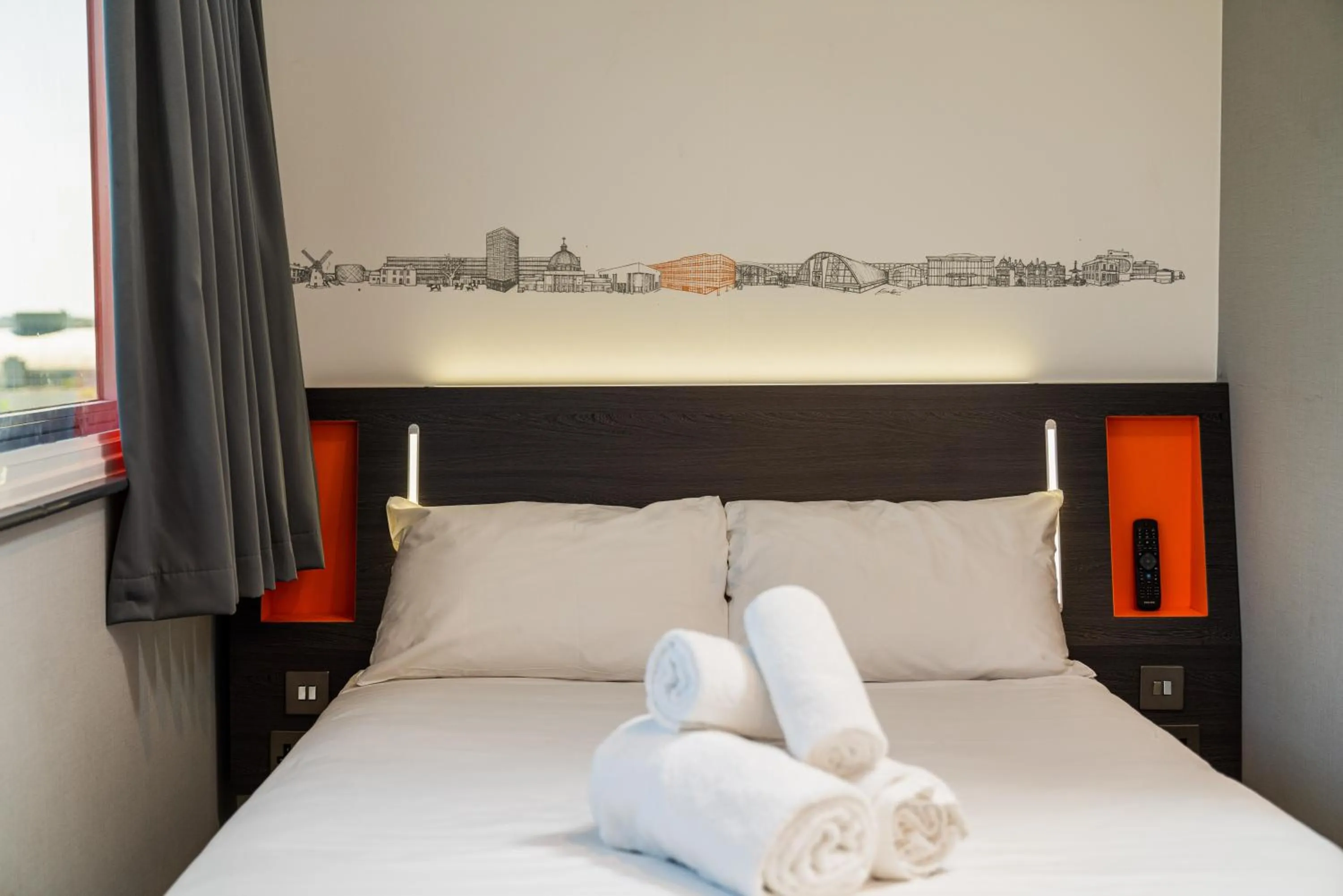 Family, Bed in easyHotel Milton Keynes