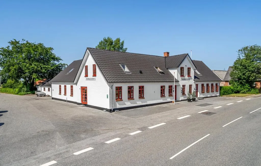 Property building in Skjoldbjerg Garnihotel