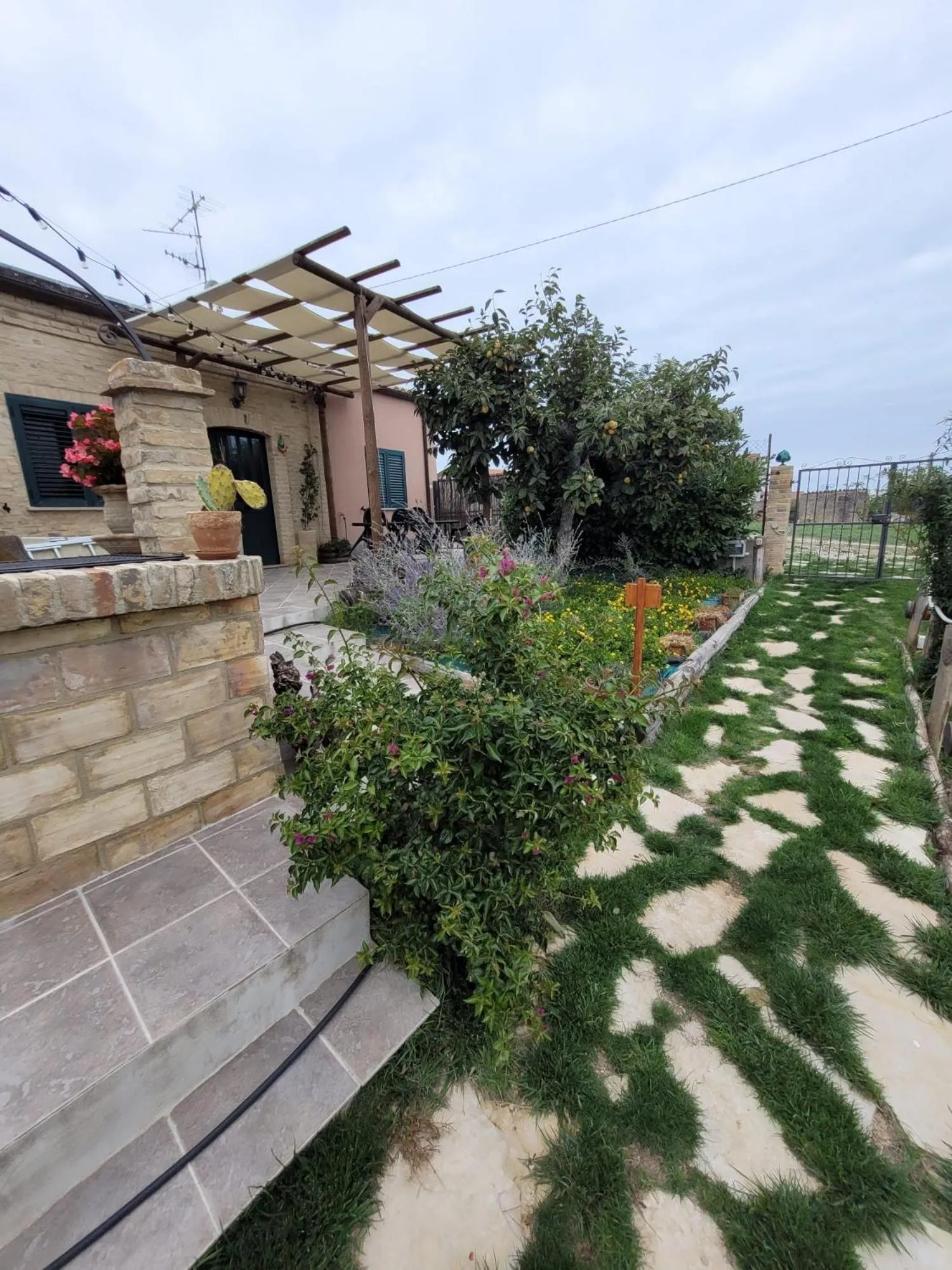 Facade/entrance in B&B Villa Melania