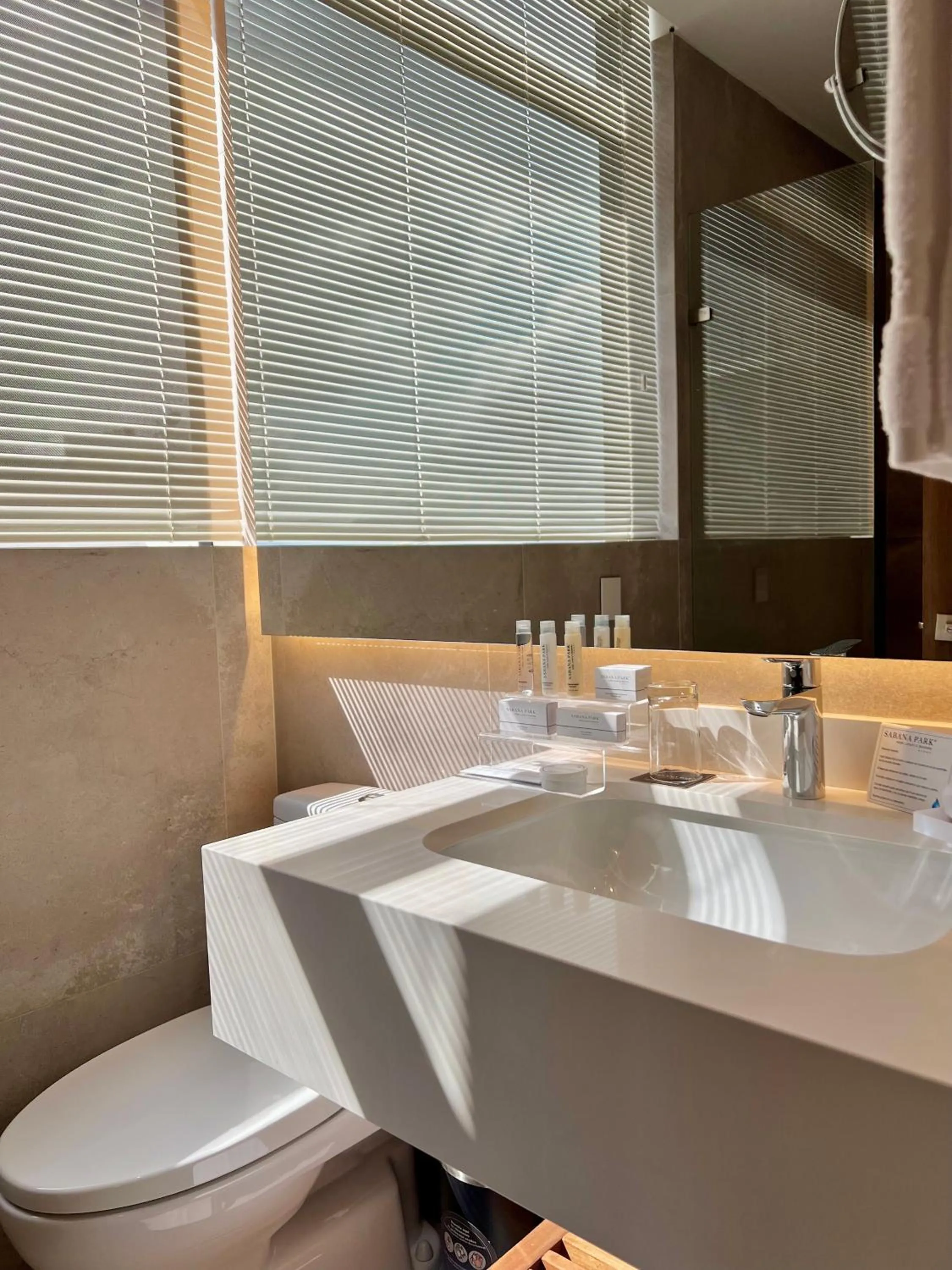 Bathroom in Hotel Sabana Park