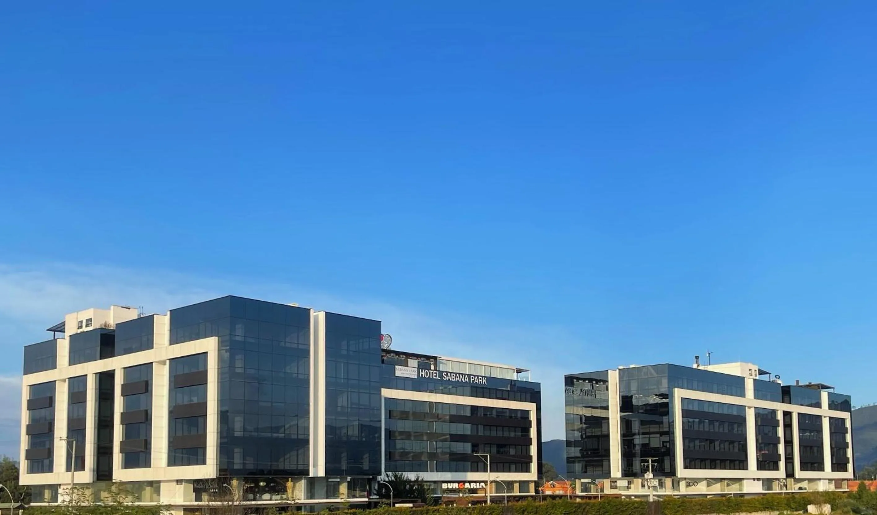 Property building in Hotel Sabana Park