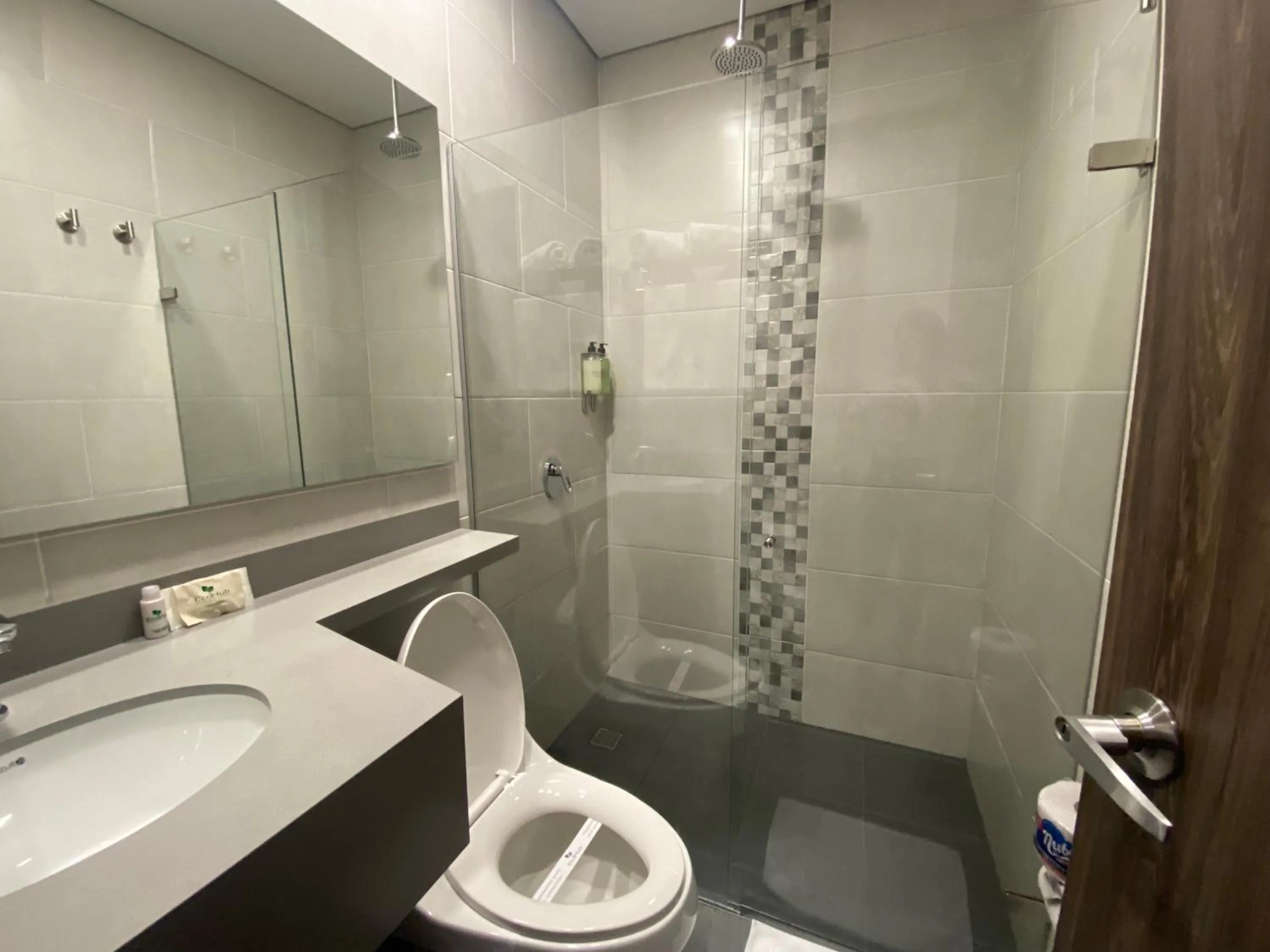 Shower in EcoHub Hotel Medellin