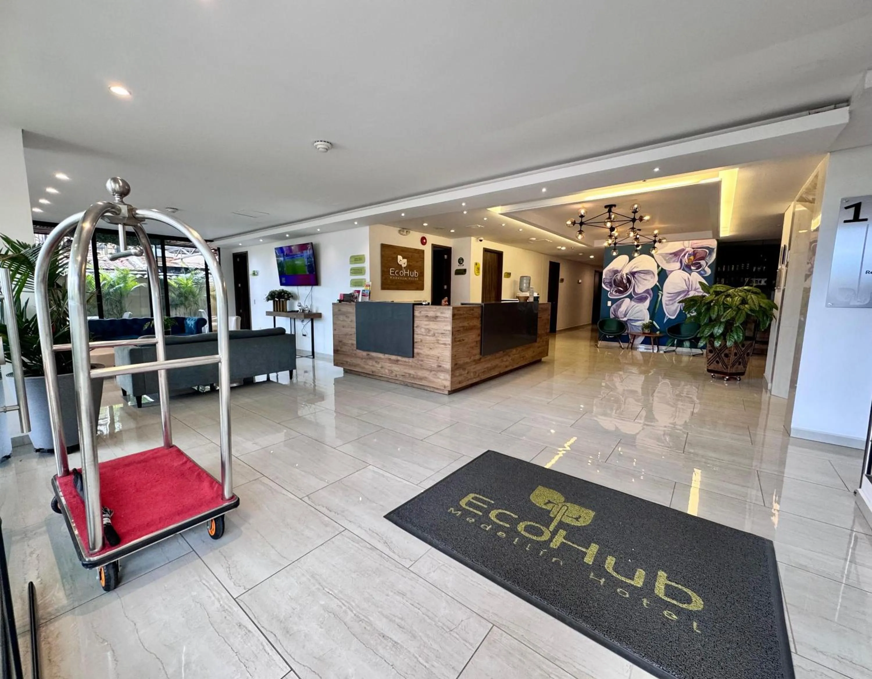 Lobby or reception in EcoHub Hotel Medellin