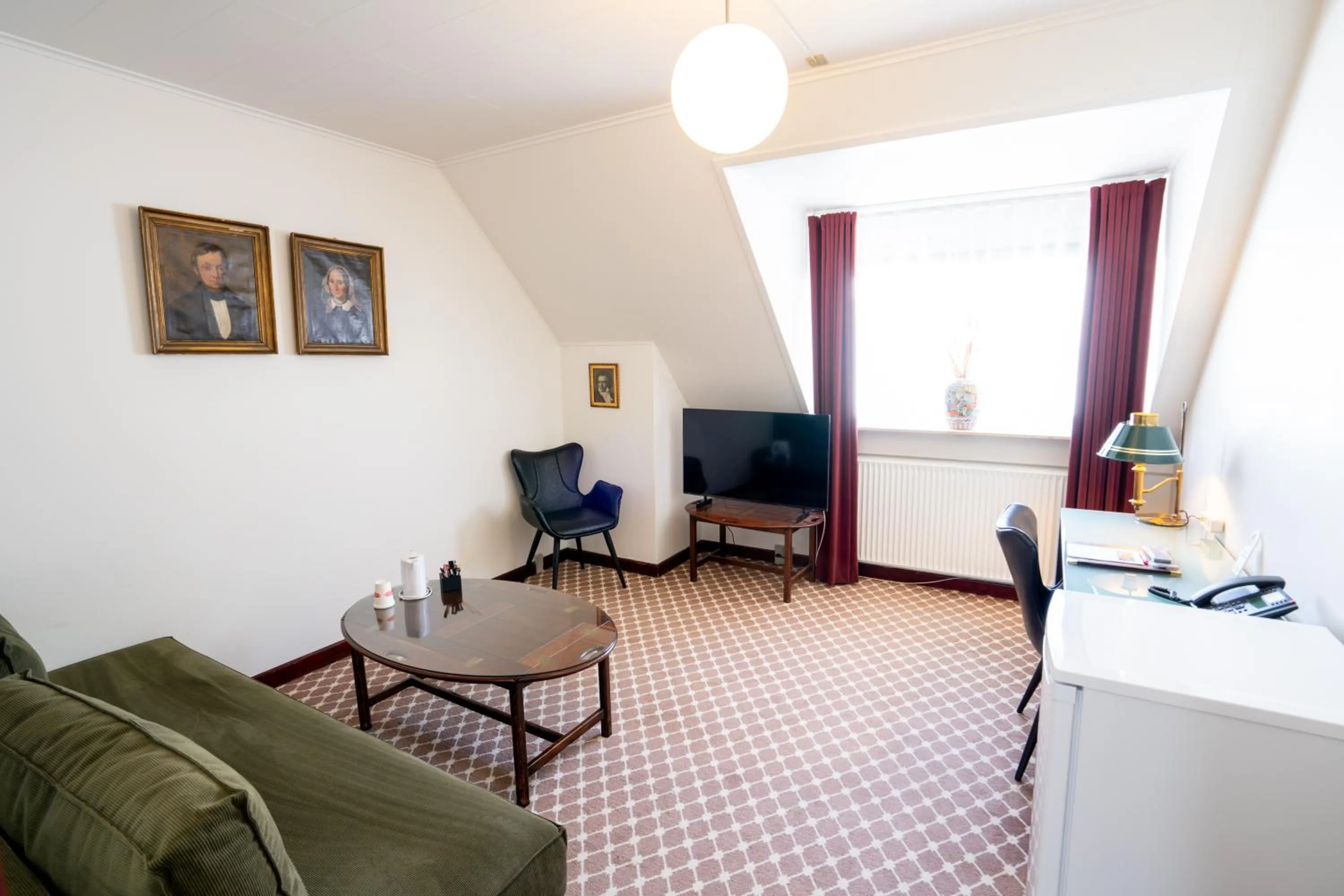 TV and multimedia in Hotel Kryb I Ly Kro