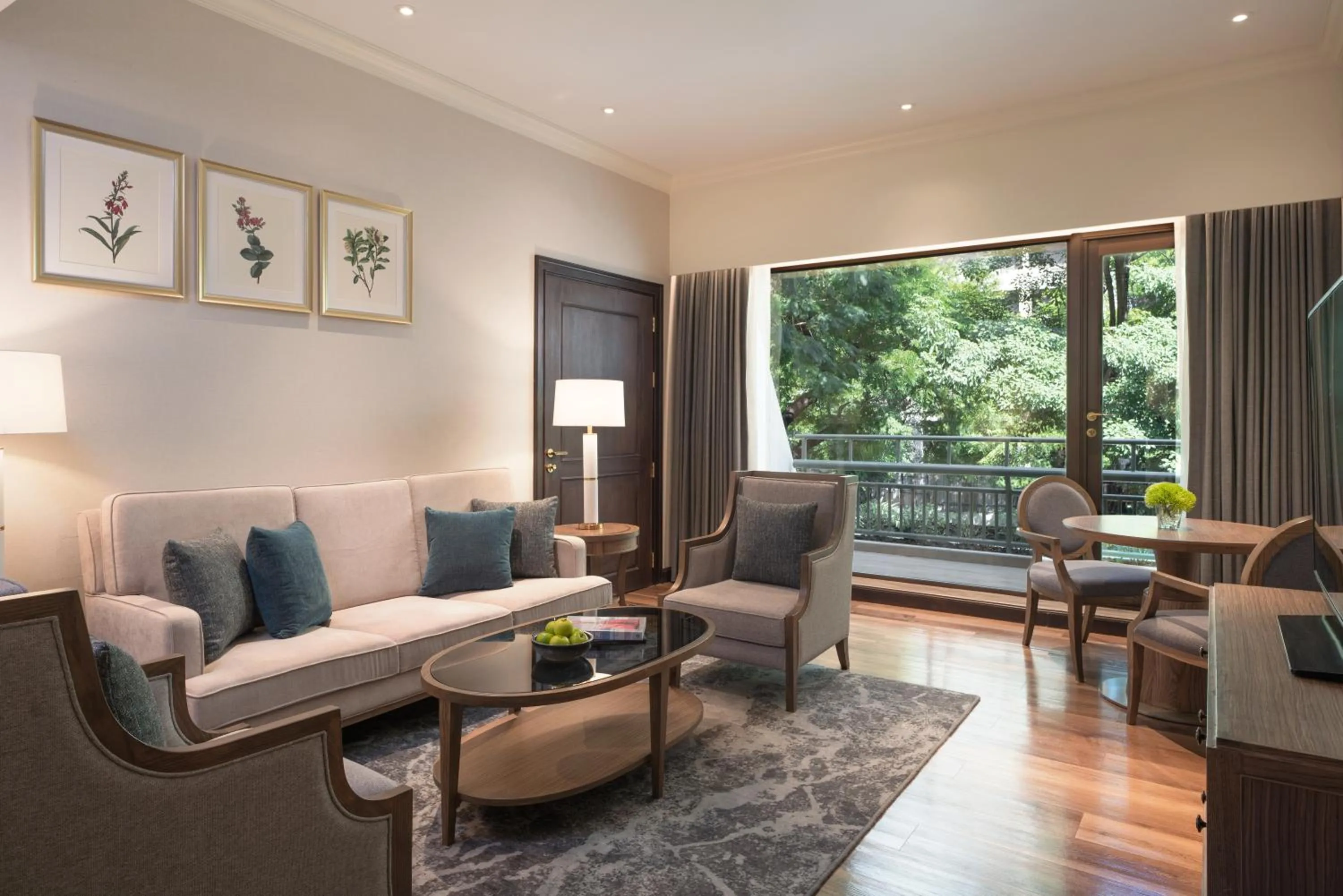 Living room in Mövenpick BDMS Wellness Resort Bangkok