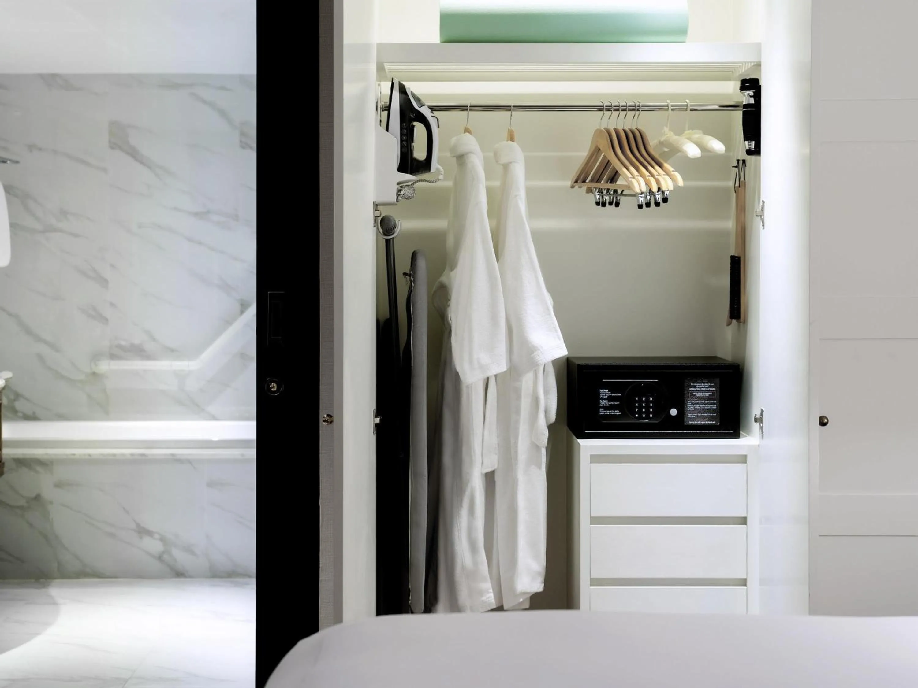 Bedroom in Mövenpick BDMS Wellness Resort Bangkok