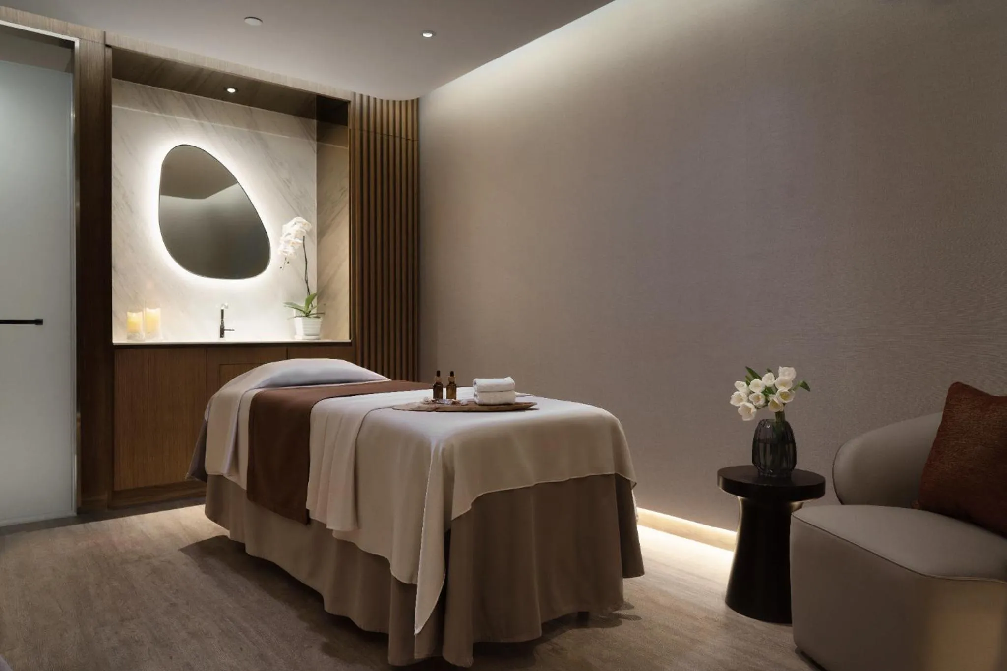 Spa and wellness centre/facilities, Bed in Mövenpick BDMS Wellness Resort Bangkok