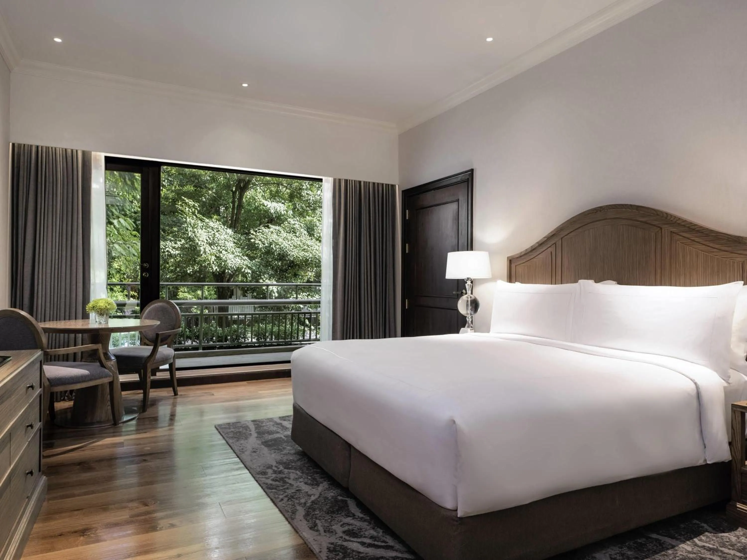 Bedroom, Bed in Mövenpick BDMS Wellness Resort Bangkok