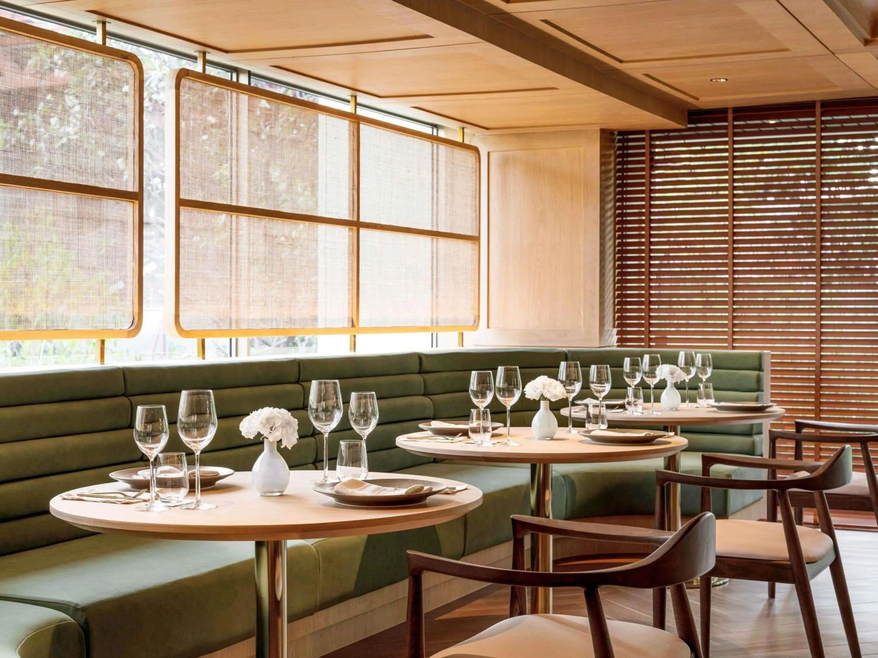 Restaurant/places to eat in Mövenpick BDMS Wellness Resort Bangkok